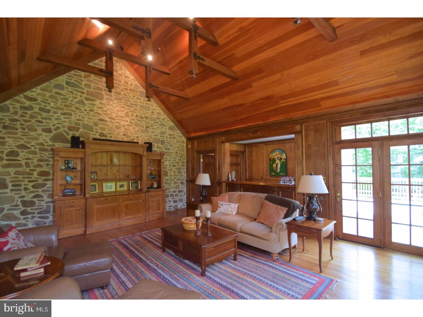 STONE MOUNT @ JERI - Residential