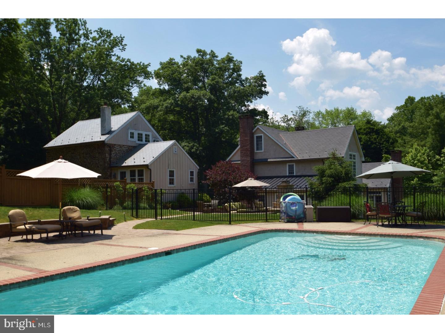 STONE MOUNT @ JERI - Residential
