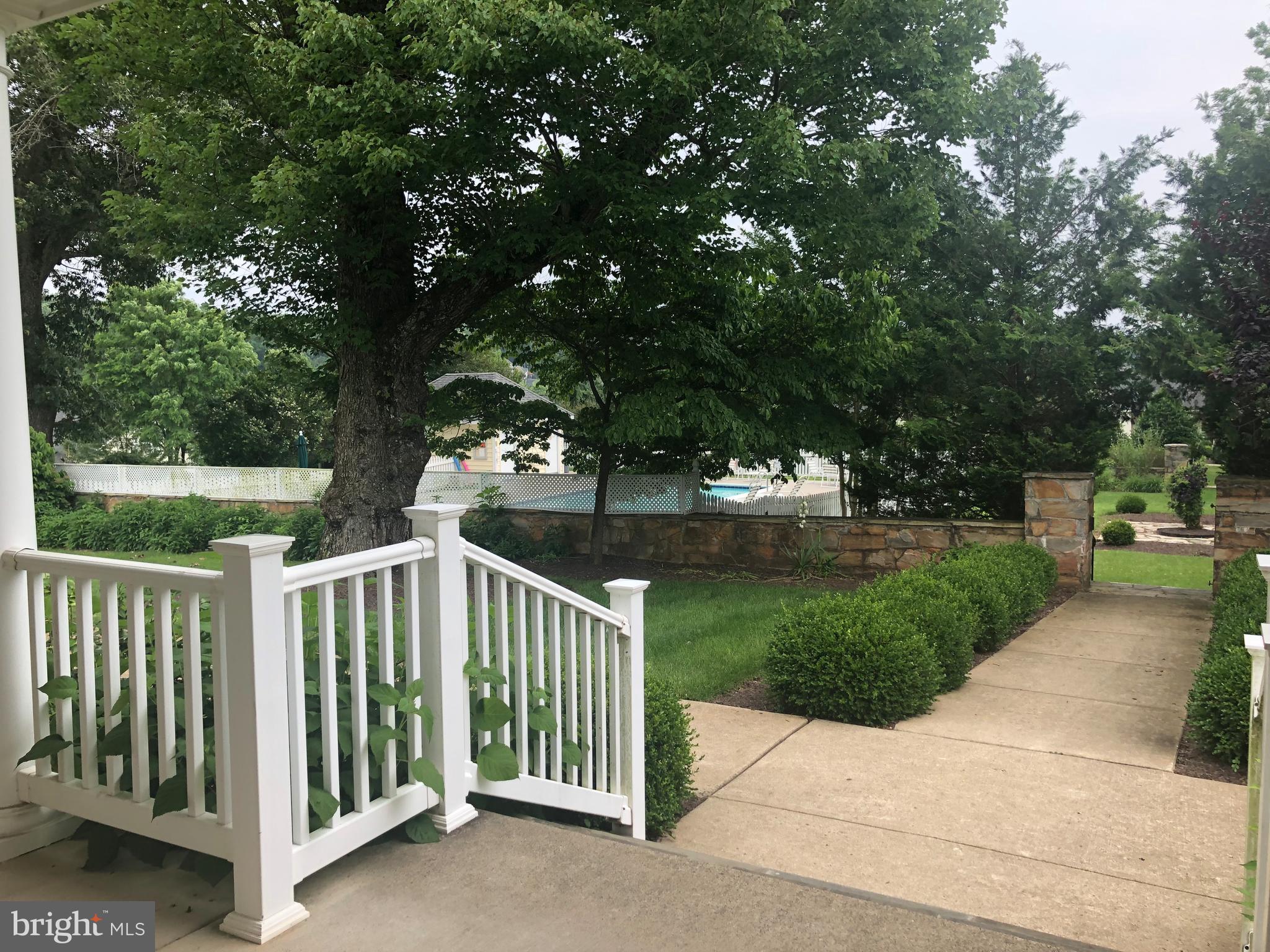 SUFFIELD MEADOWS - Residential