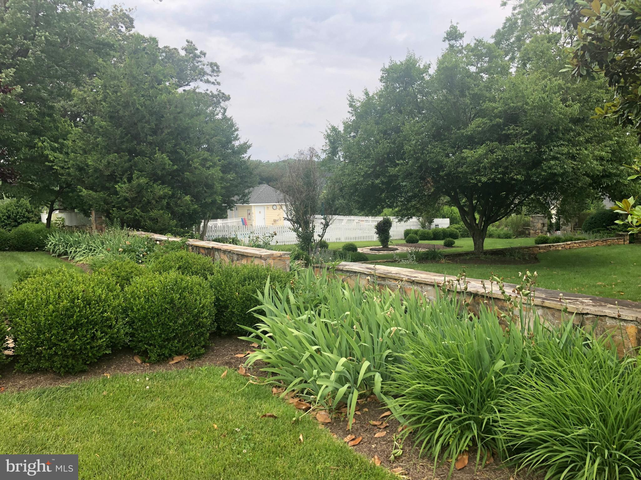 SUFFIELD MEADOWS - Residential