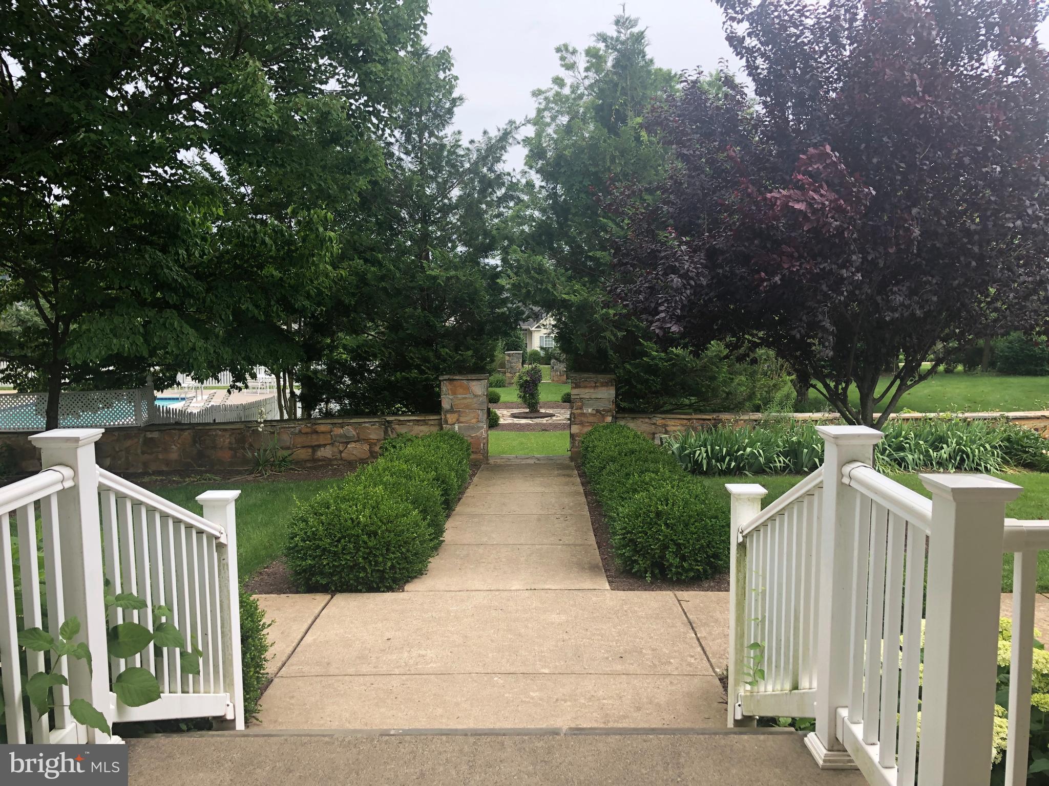 SUFFIELD MEADOWS - Residential