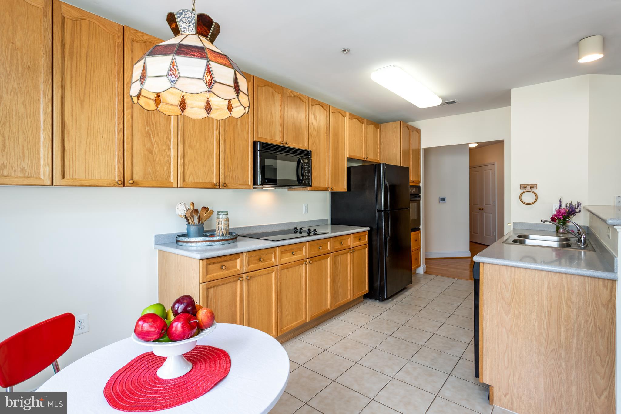 SUFFIELD MEADOWS - Residential