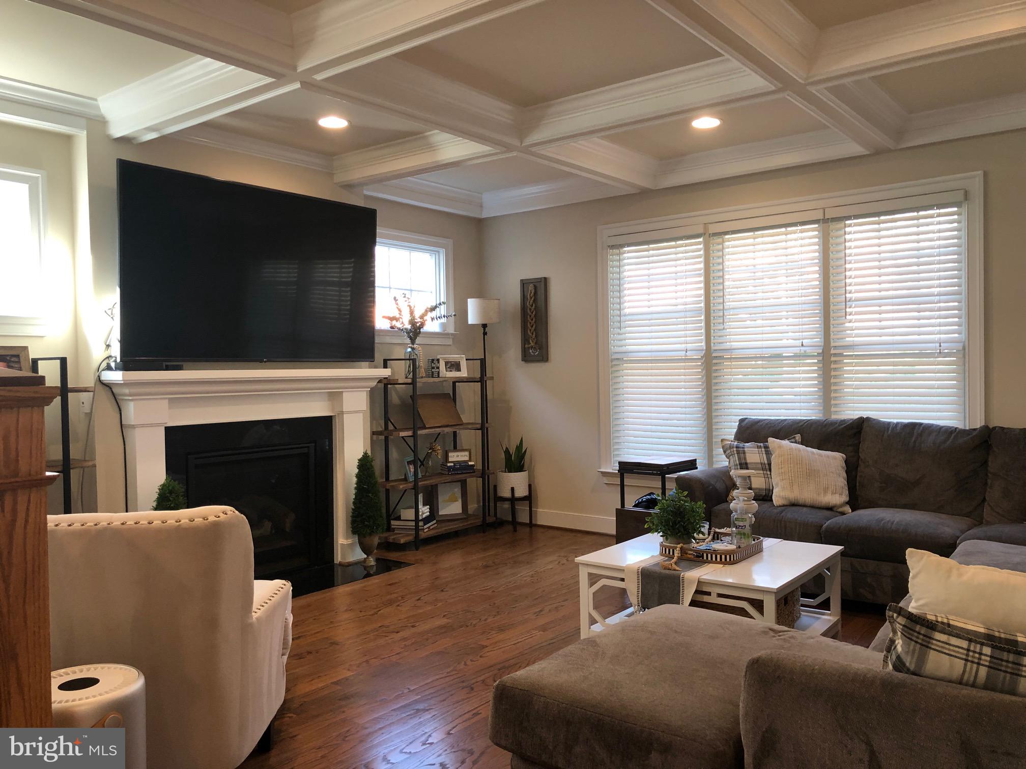 HIGHVIEW PARK - Residential Lease