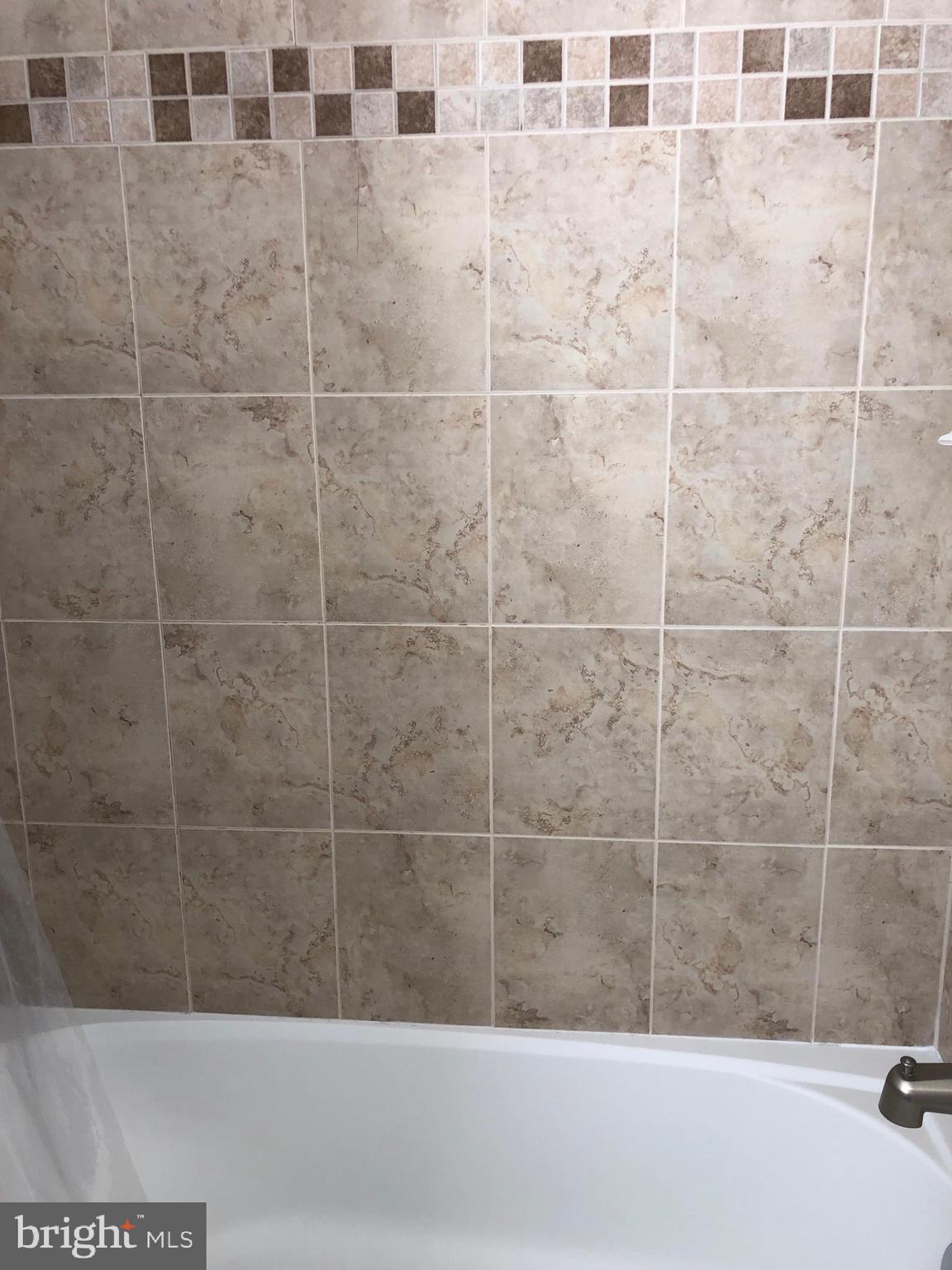 HIGHVIEW PARK - Residential Lease