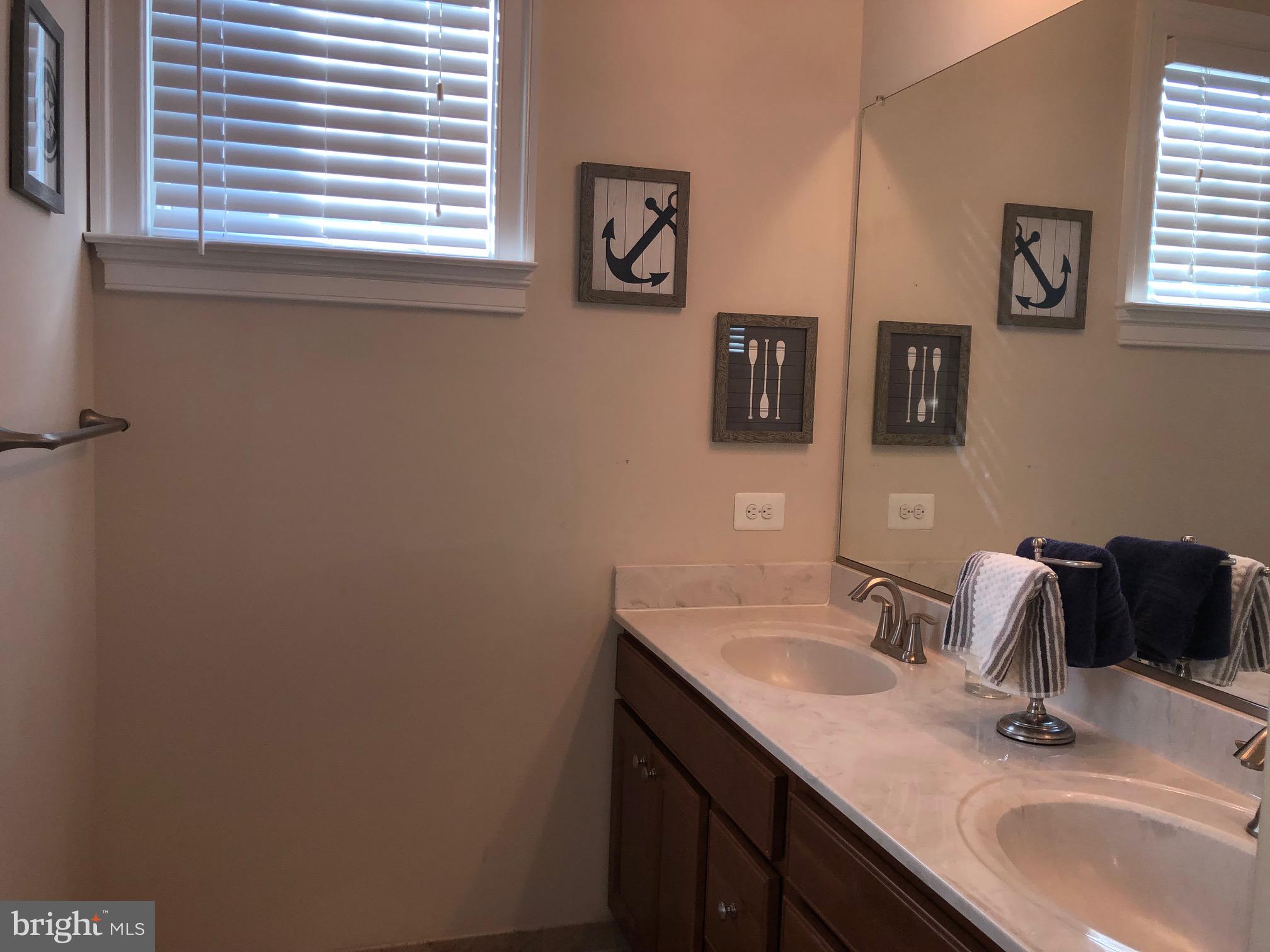 HIGHVIEW PARK - Residential Lease