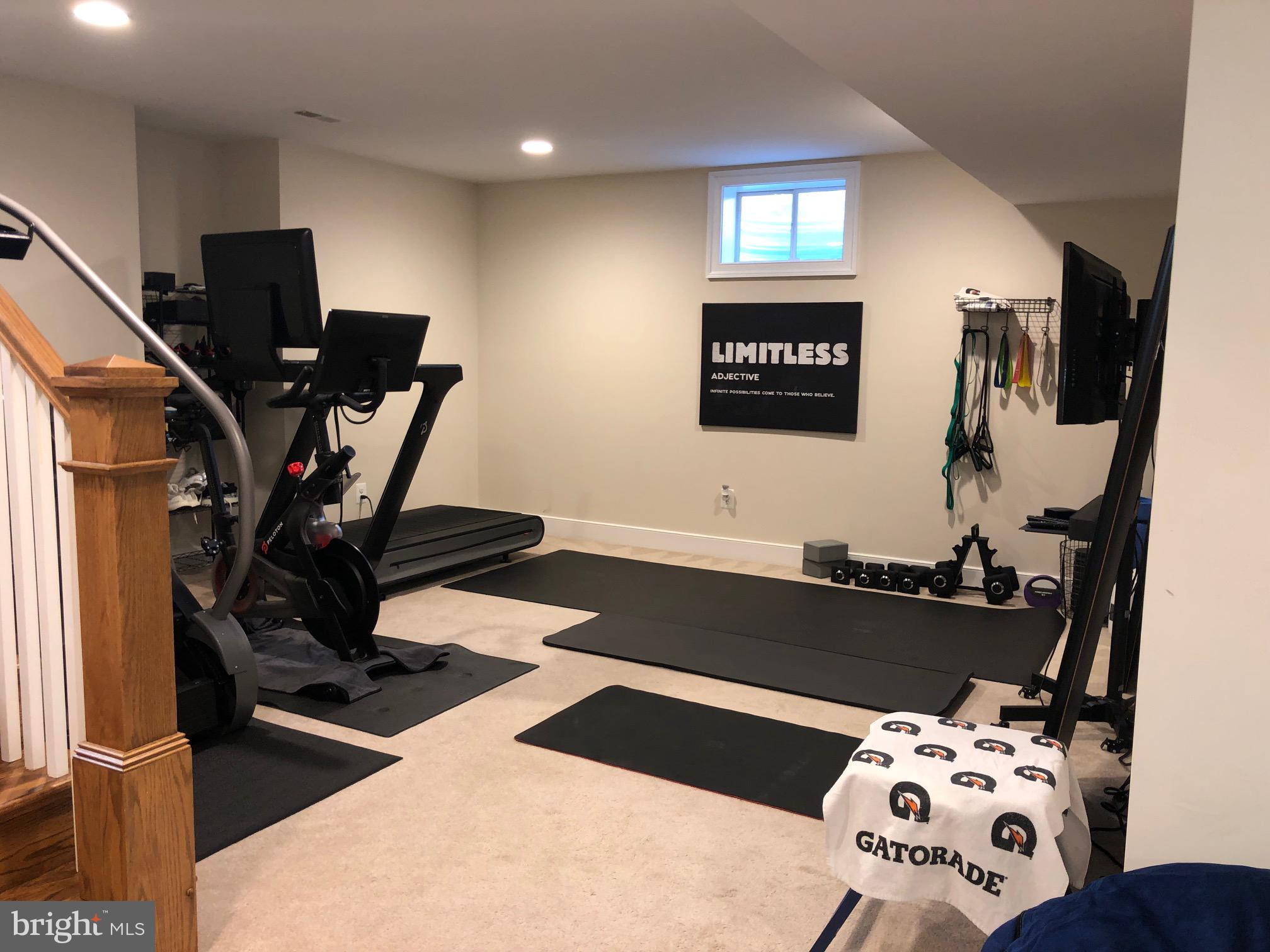 HIGHVIEW PARK - Residential Lease