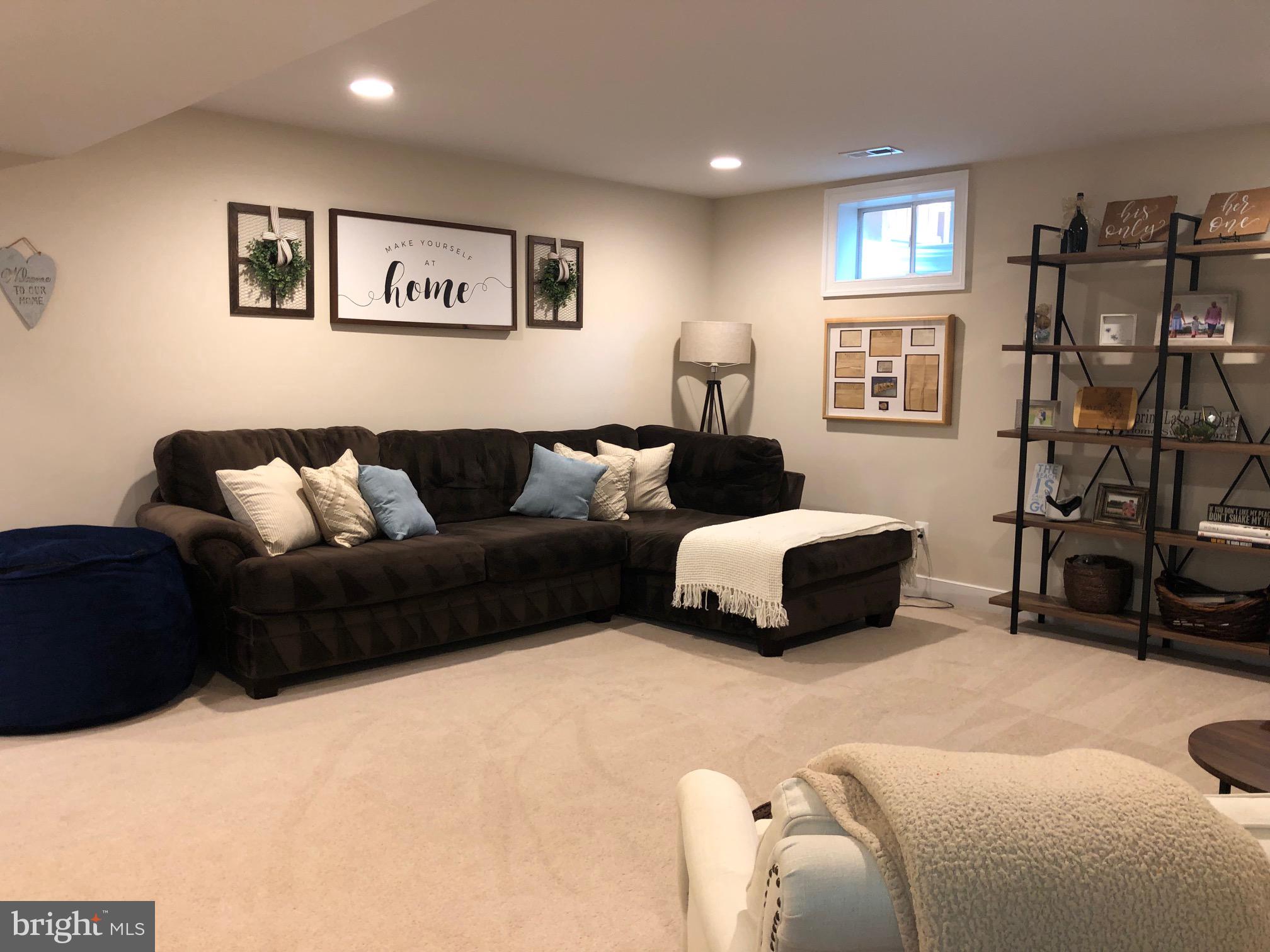 HIGHVIEW PARK - Residential Lease