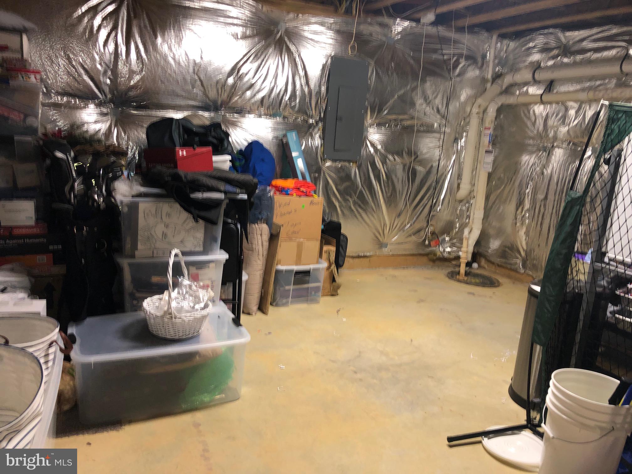 HIGHVIEW PARK - Residential Lease