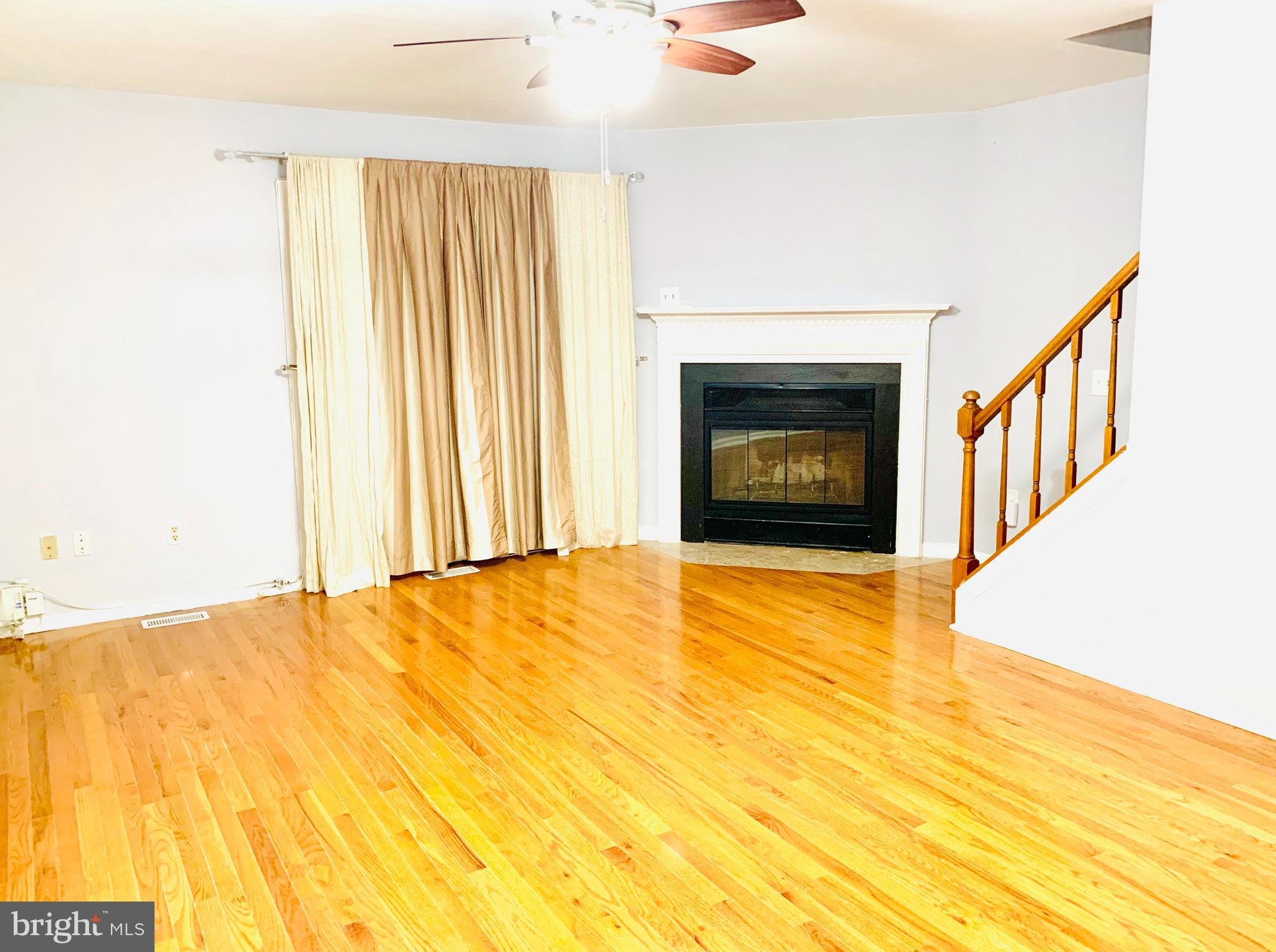 LONDON TOWN WEST - Residential Lease