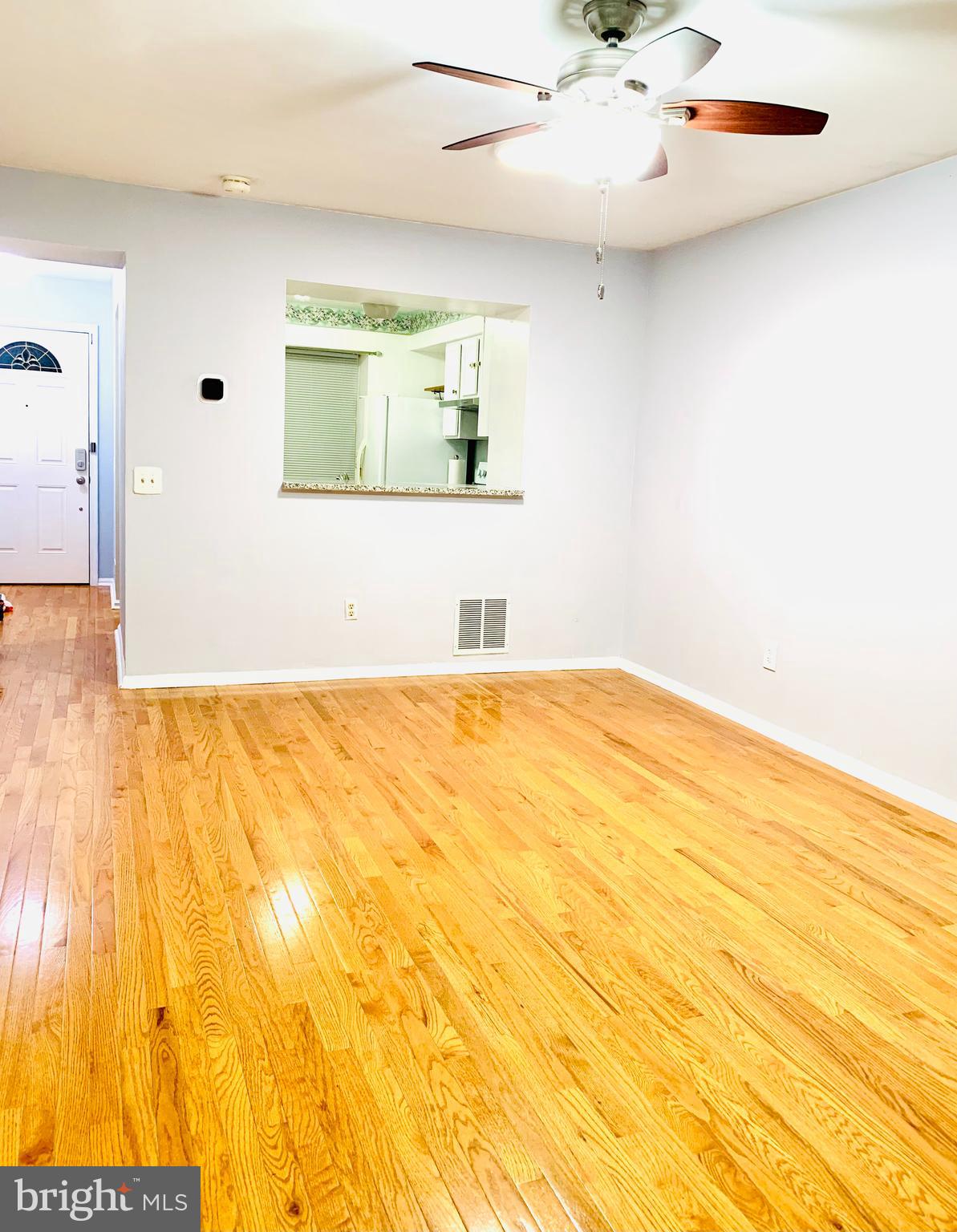 LONDON TOWN WEST - Residential Lease