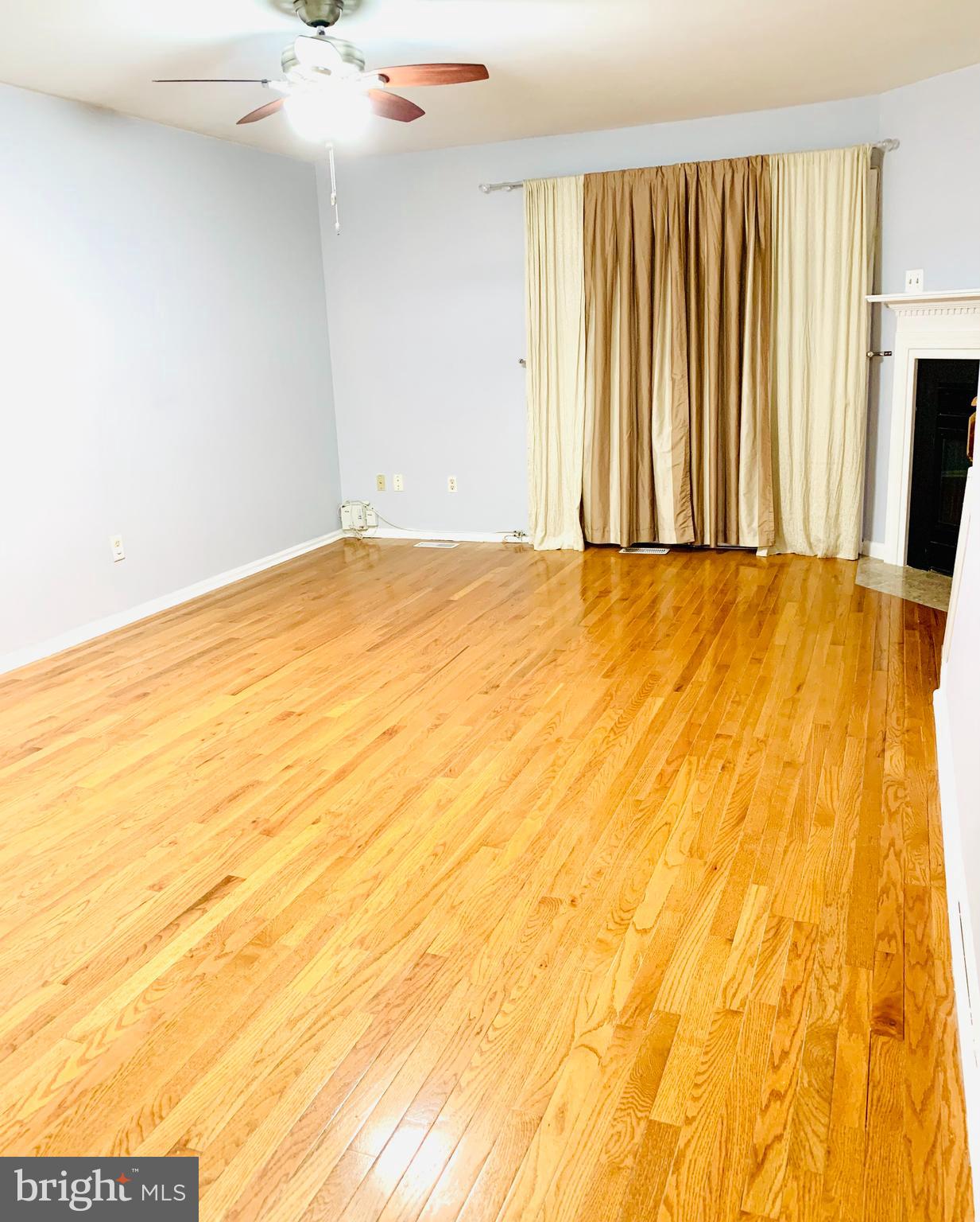 LONDON TOWN WEST - Residential Lease