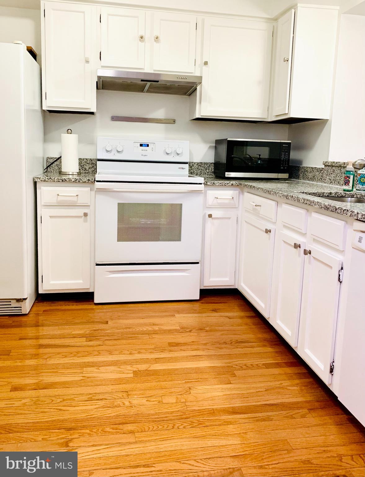 LONDON TOWN WEST - Residential Lease