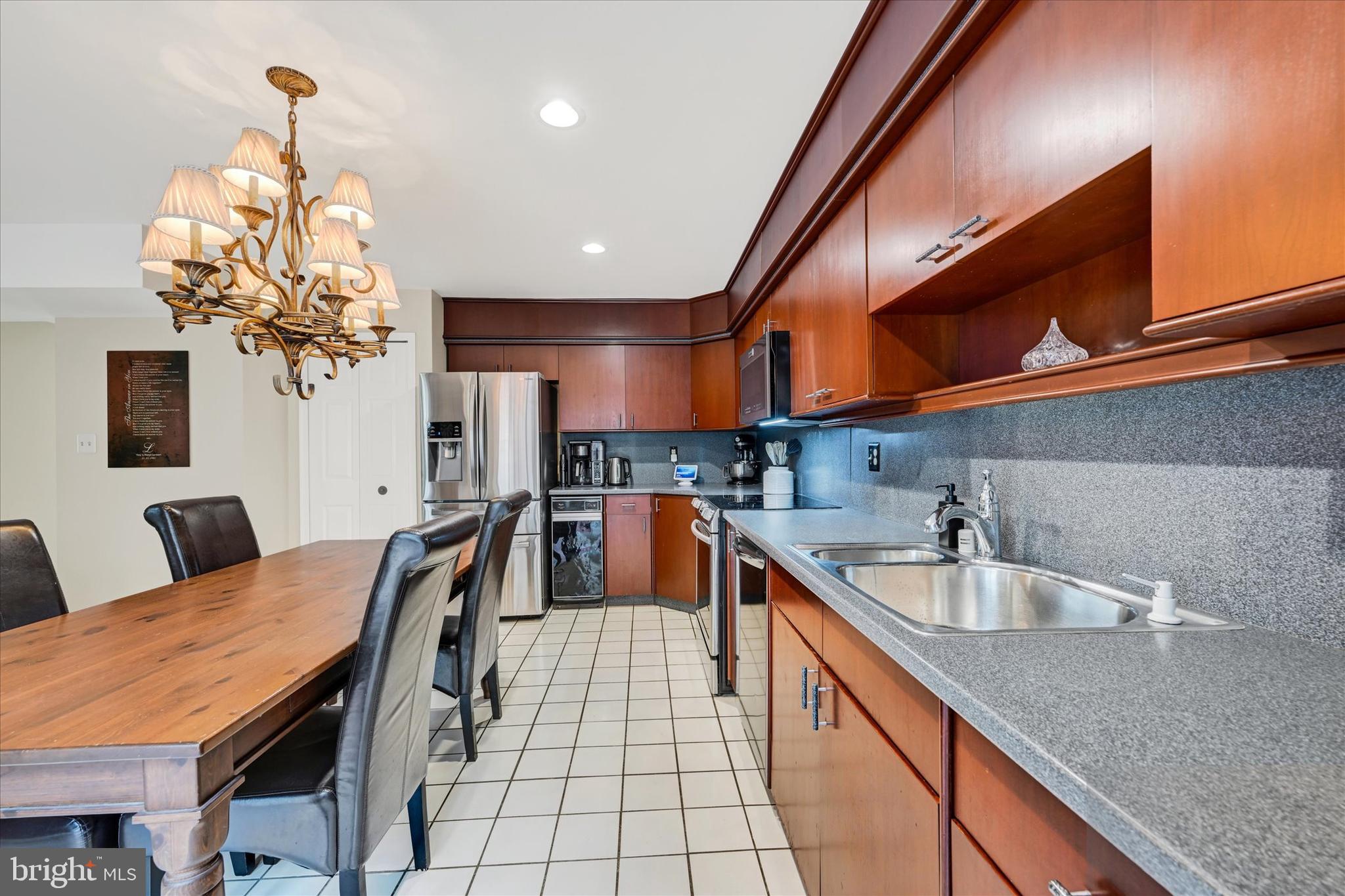 WILLOWBROOK - Residential