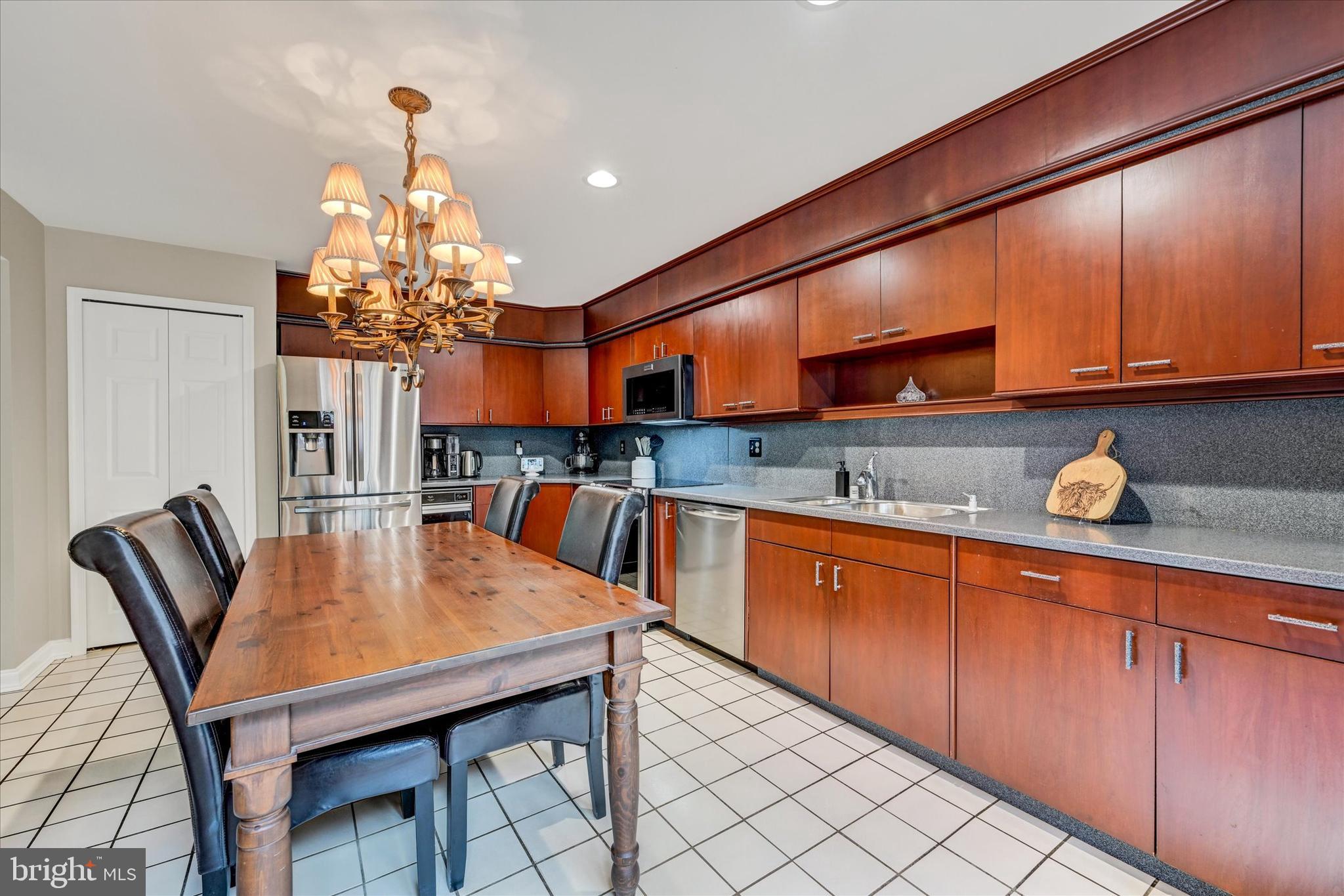 WILLOWBROOK - Residential