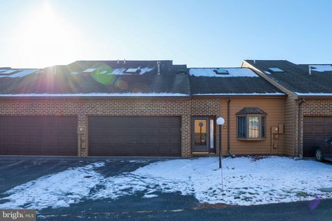 55 WESTVIEW MANOR YORK PA 17408