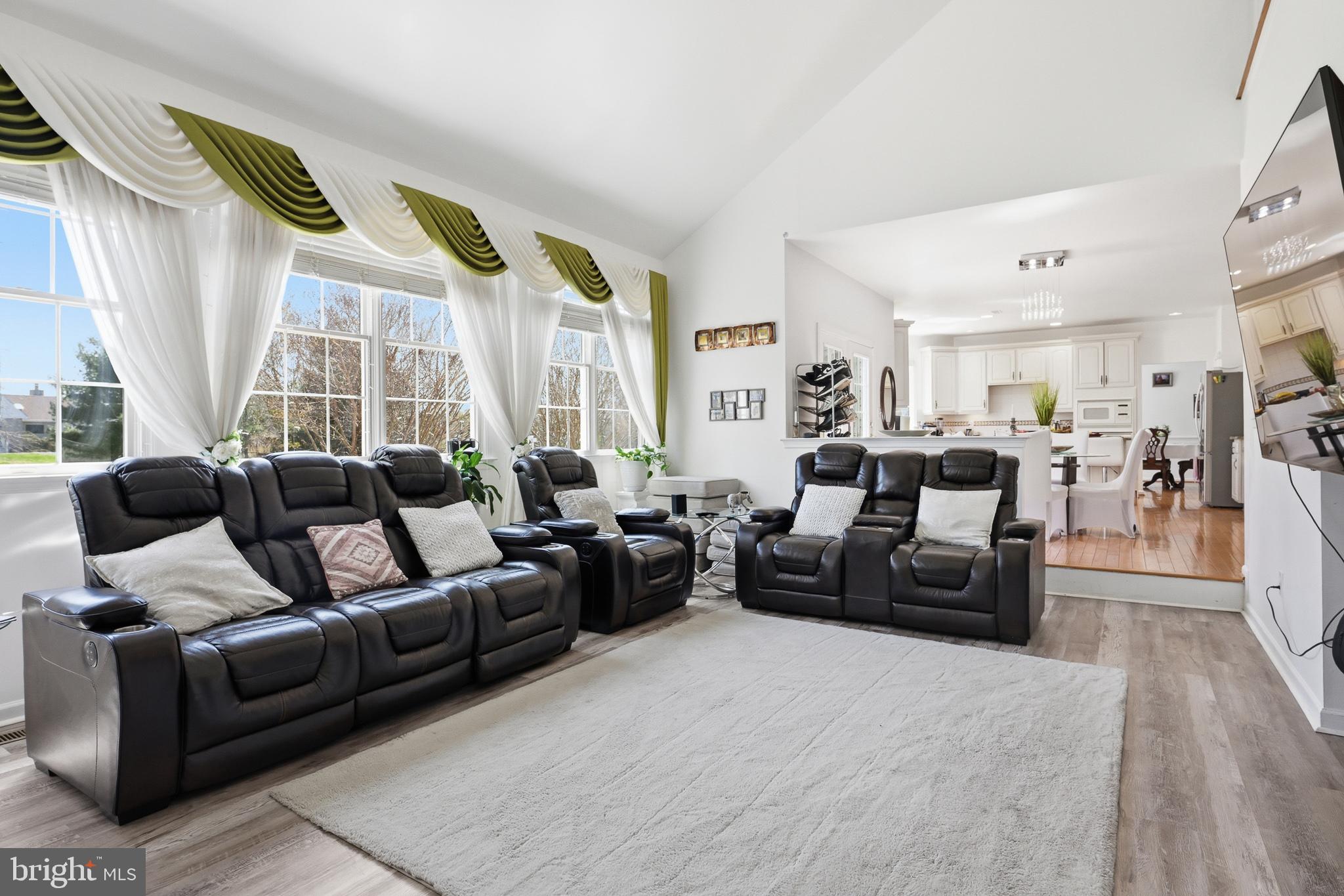 RED LION CHASE - Residential