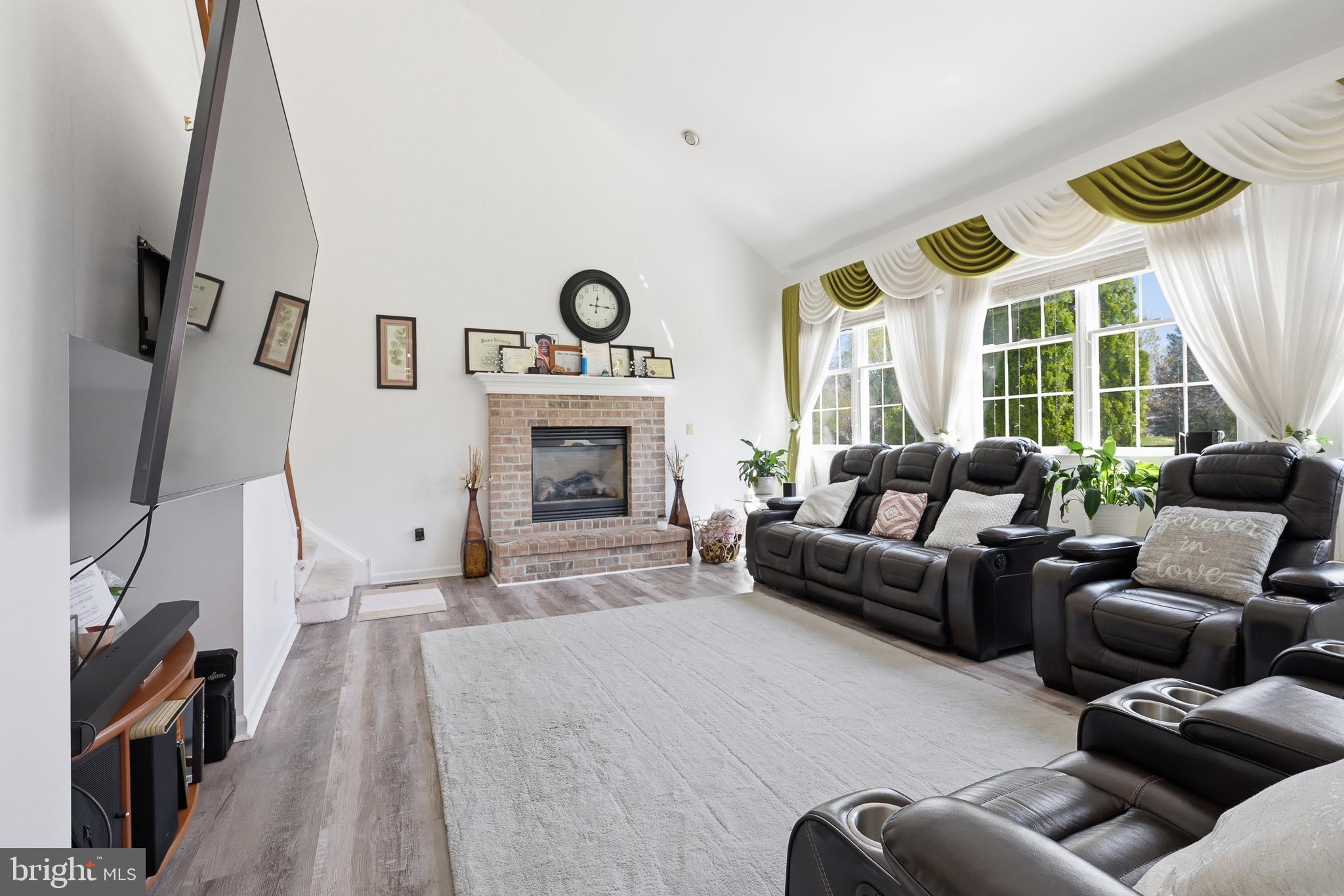 RED LION CHASE - Residential