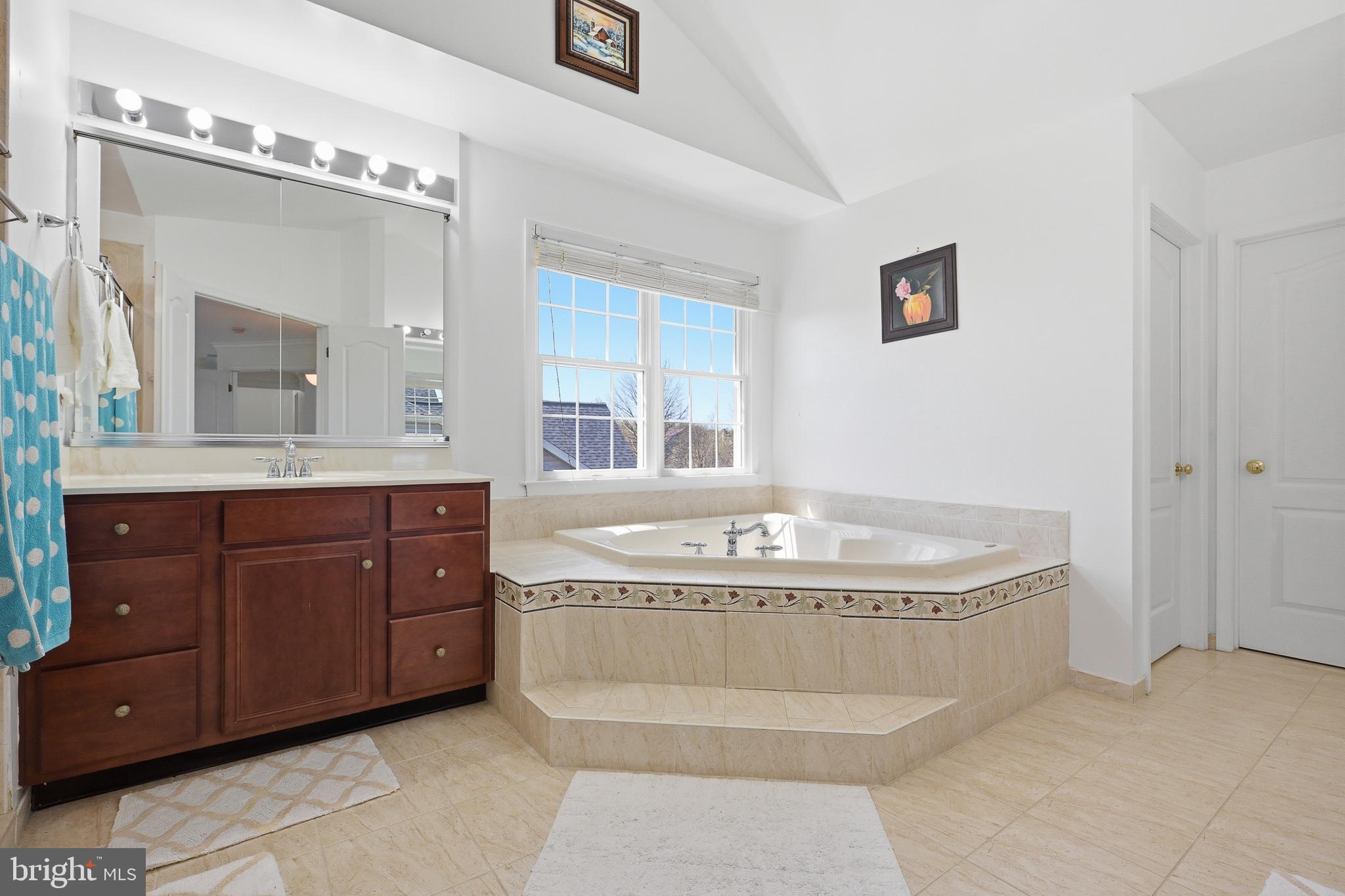 RED LION CHASE - Residential