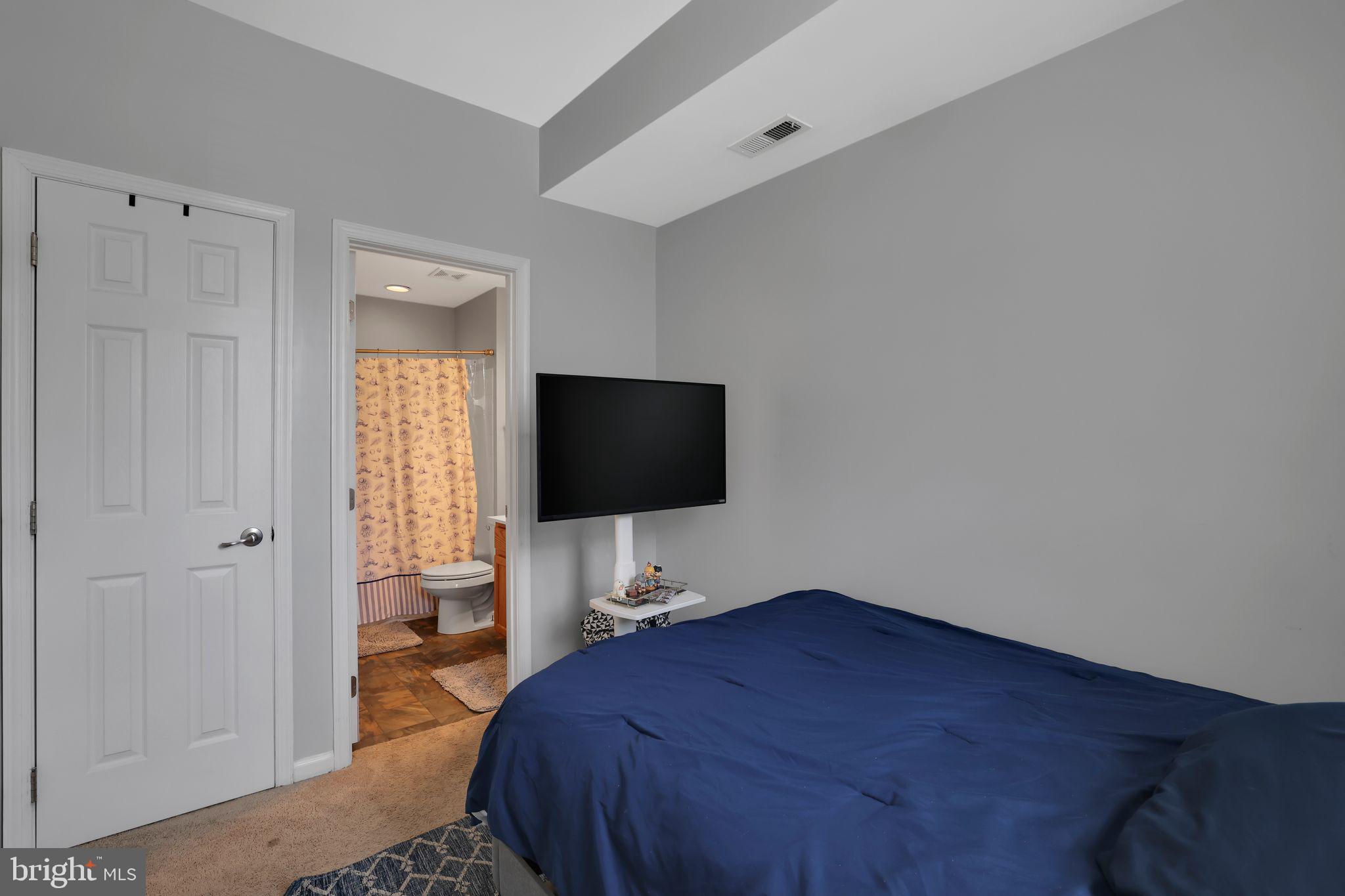 HOWARD SQUARE - Residential