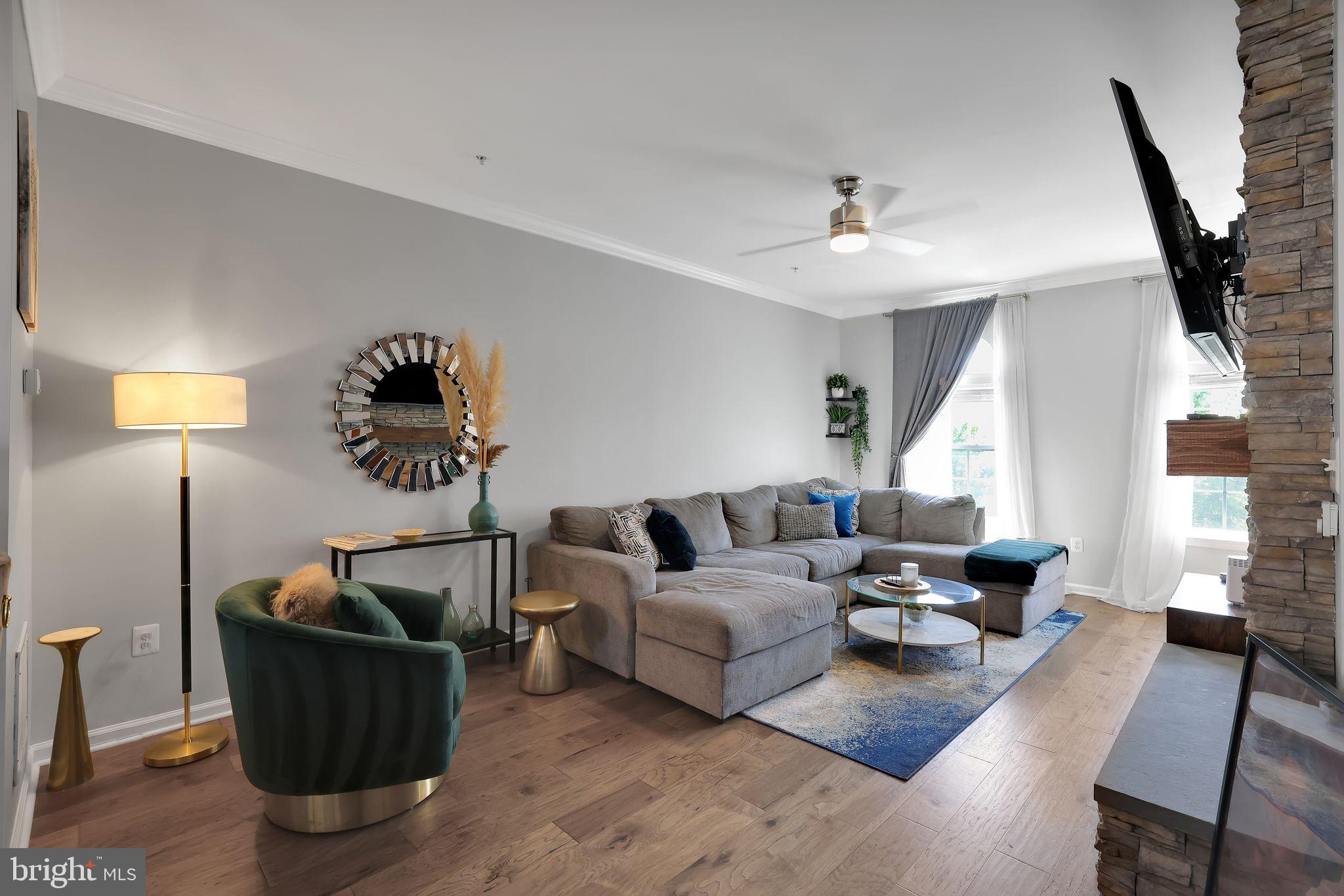 HOWARD SQUARE - Residential