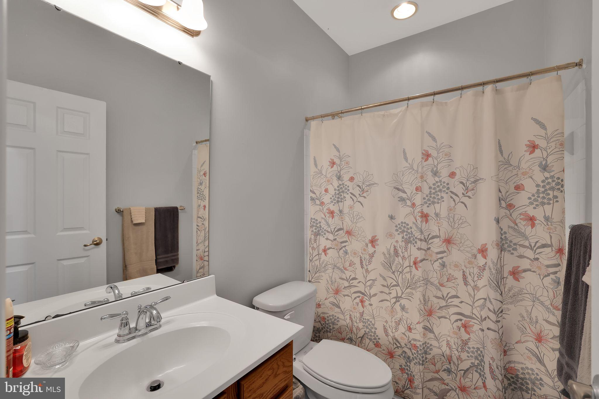 HOWARD SQUARE - Residential