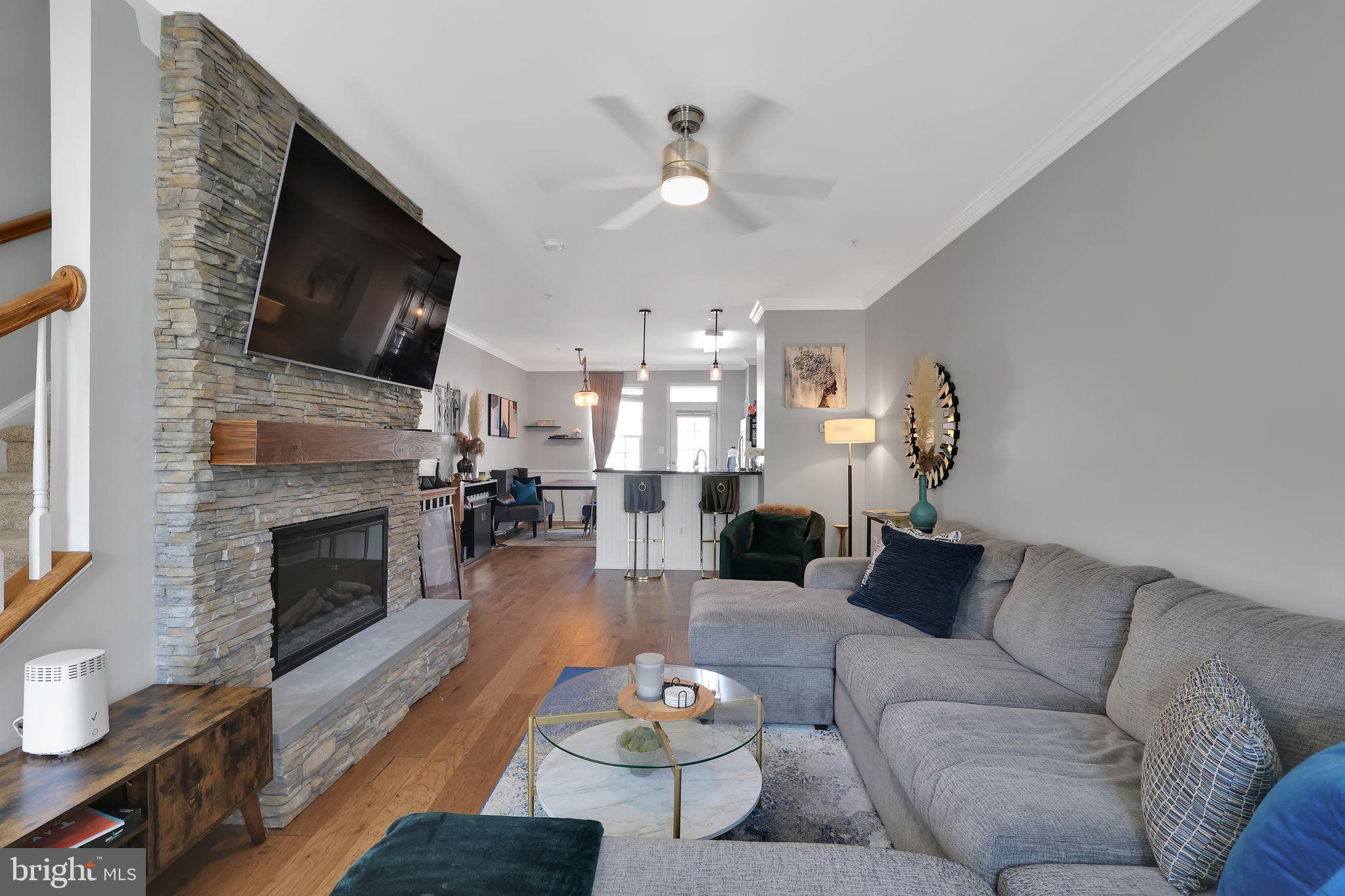 HOWARD SQUARE - Residential