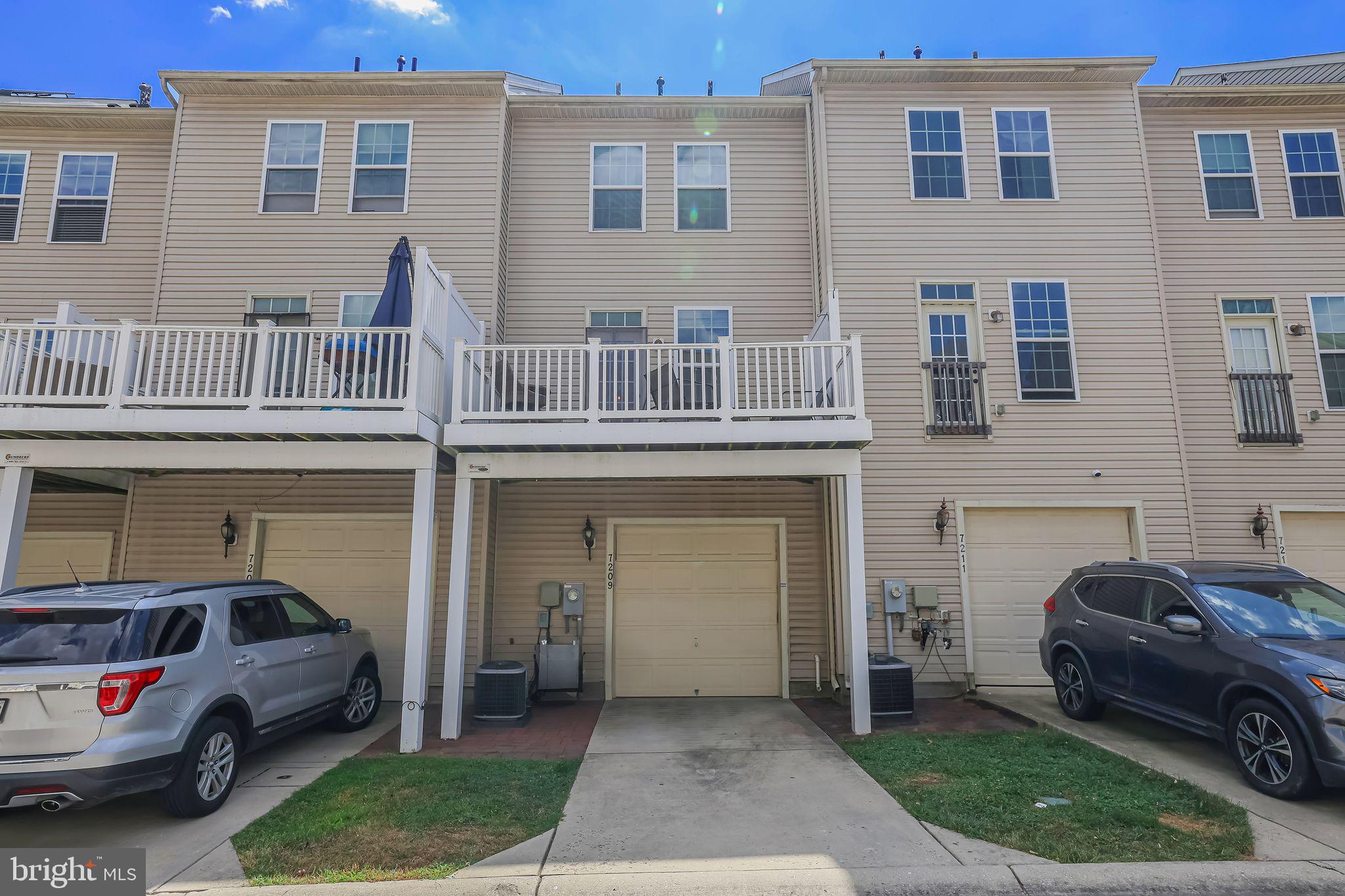 HOWARD SQUARE - Residential