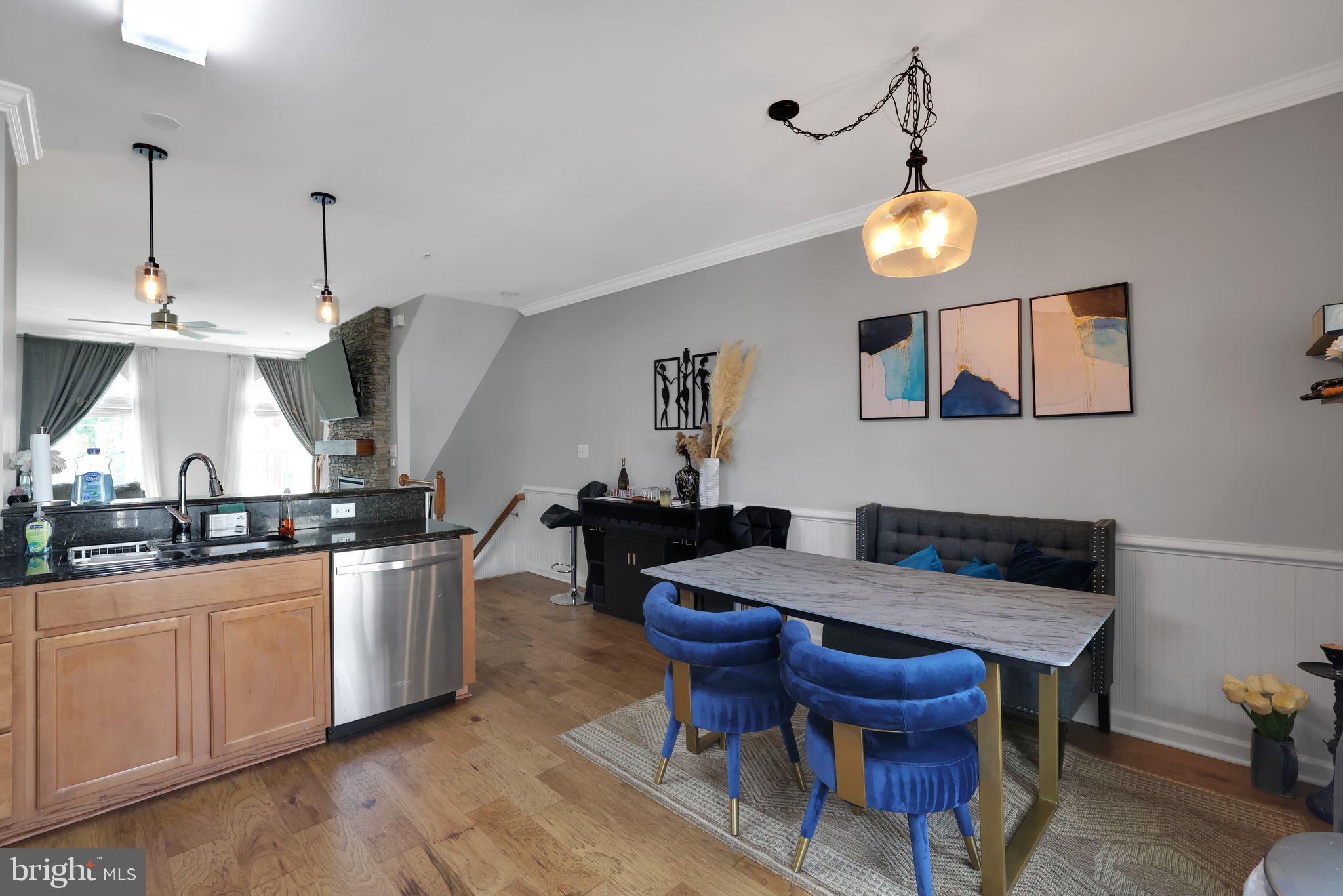 HOWARD SQUARE - Residential