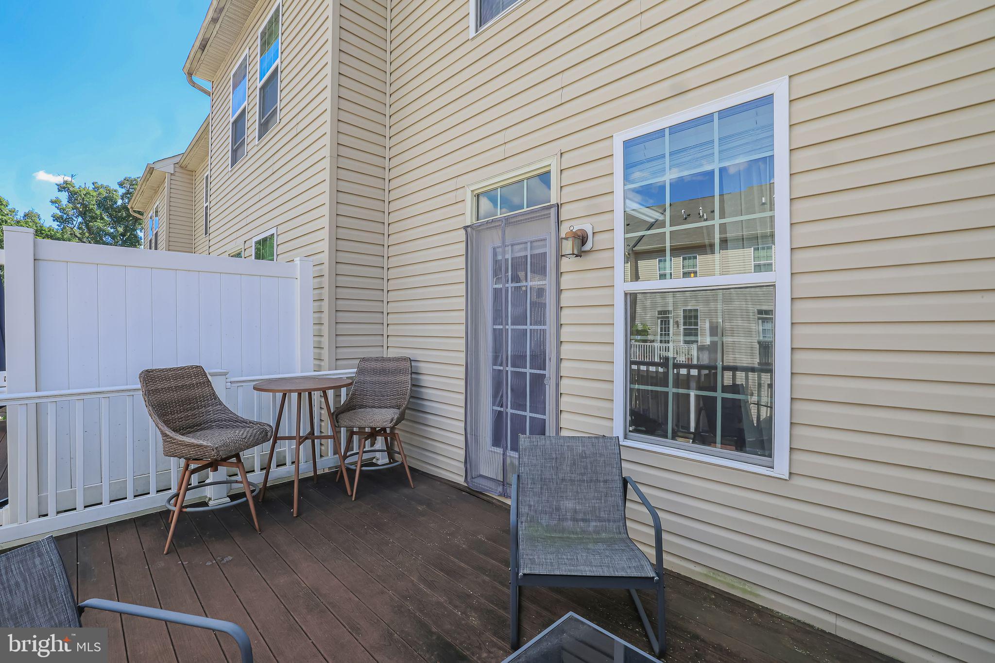 HOWARD SQUARE - Residential