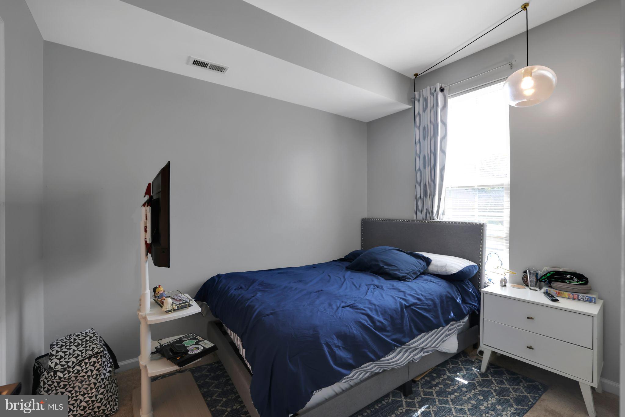 HOWARD SQUARE - Residential