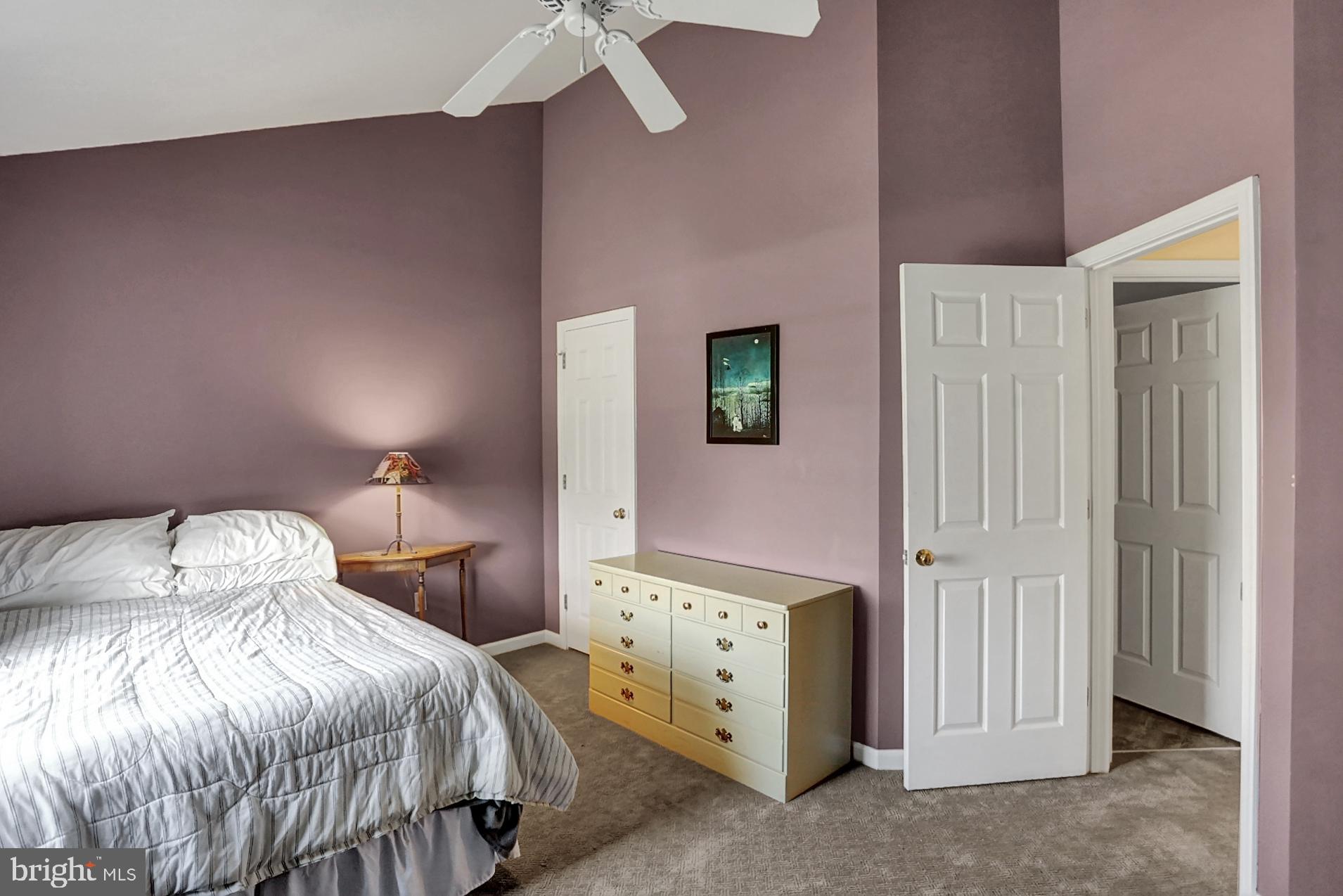 STONE HILL FARMS - Residential