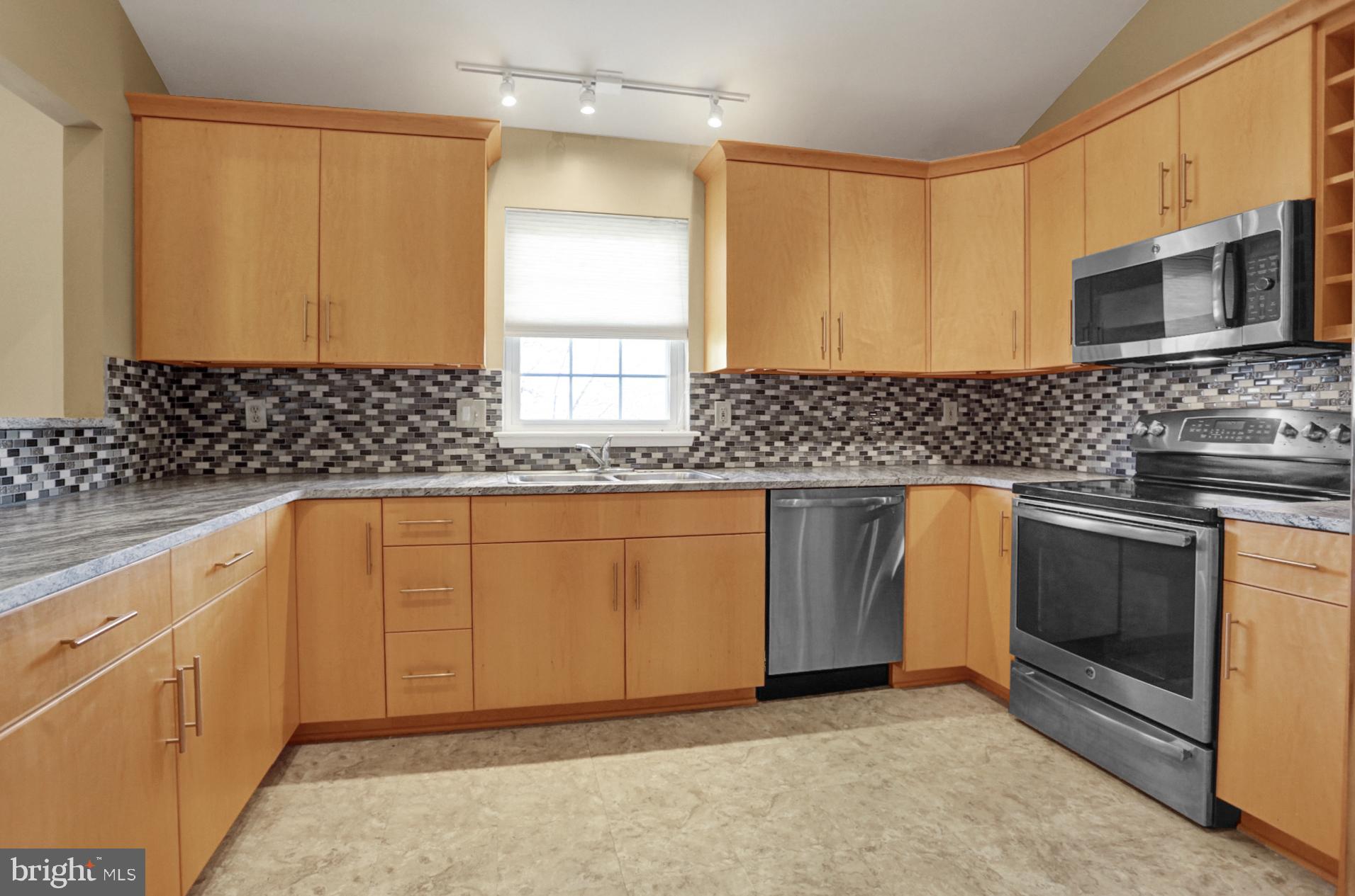 STONE HILL FARMS - Residential