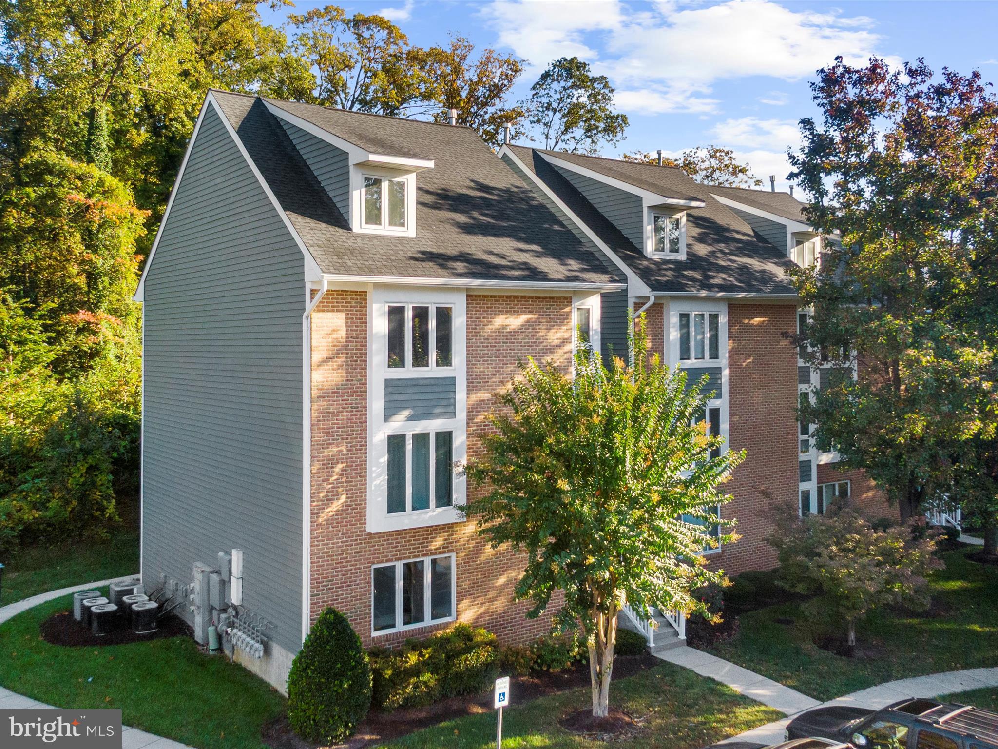 599 OAKLAND HILLS DRIVE 3A