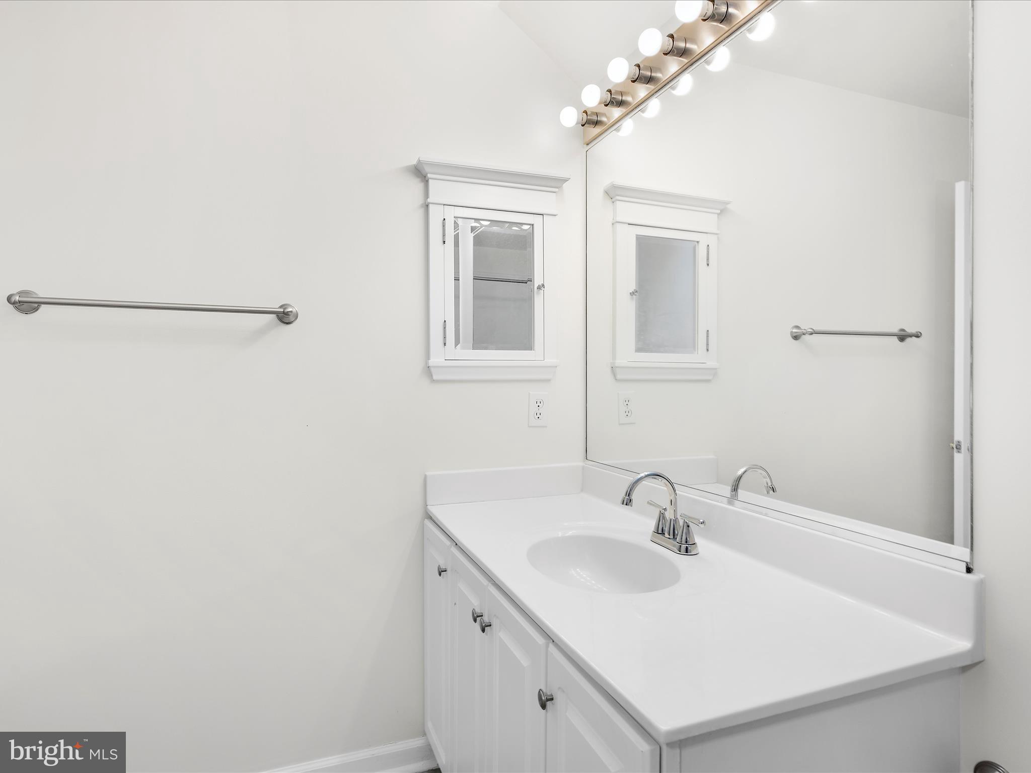 FAIRWAYS BAY HILLS CONDOMINIUMS - Residential