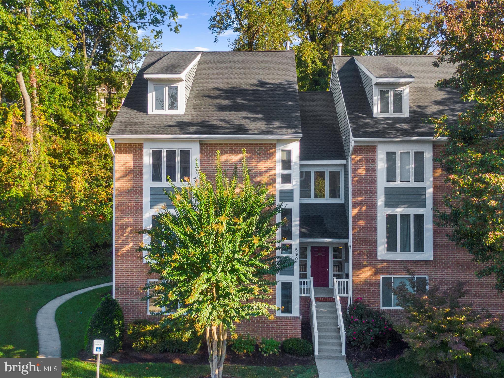 599 OAKLAND HILLS DRIVE 3A