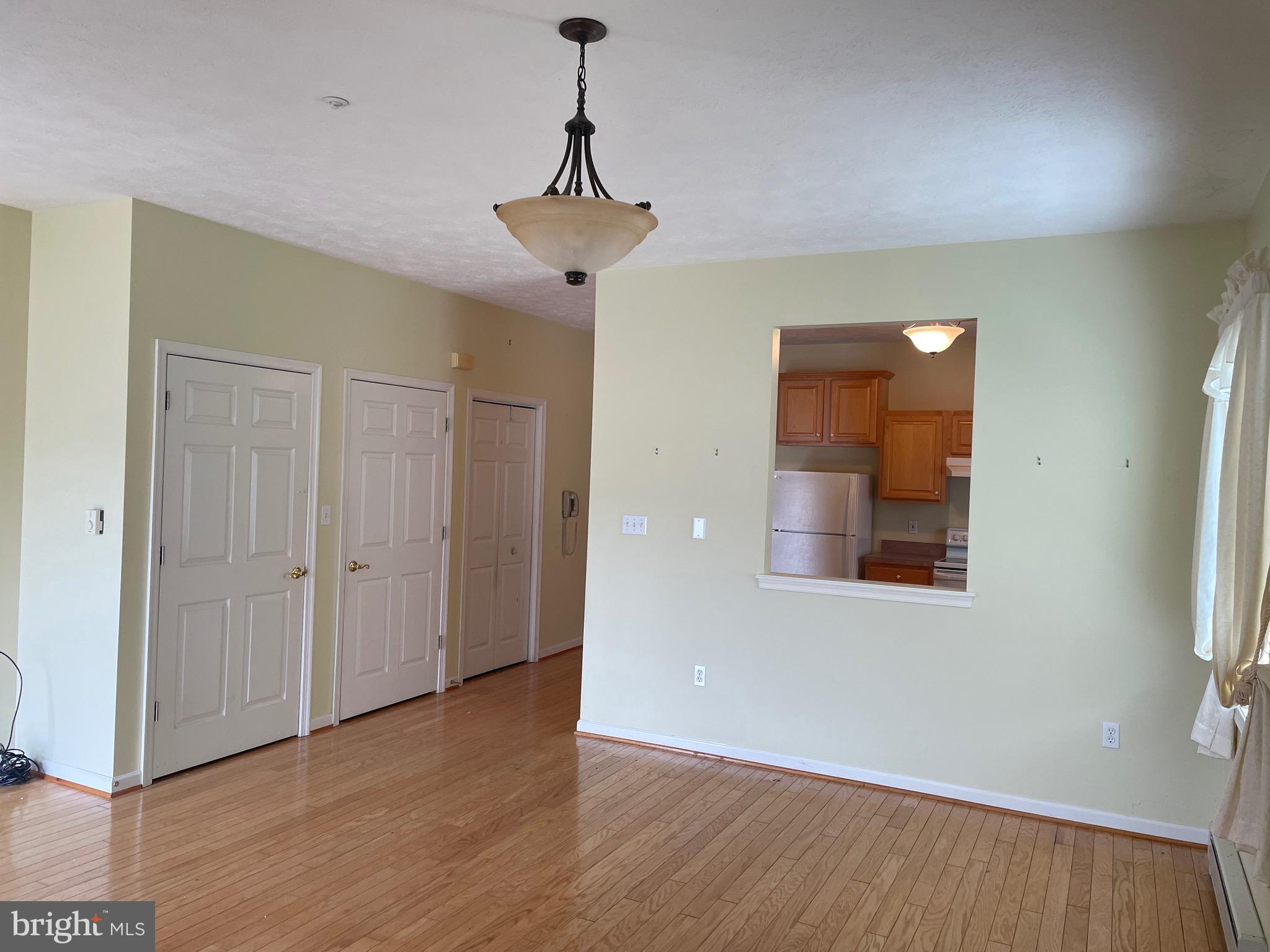 SUMMERLAND MANOR - Residential