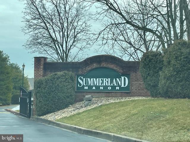 SUMMERLAND MANOR - Residential