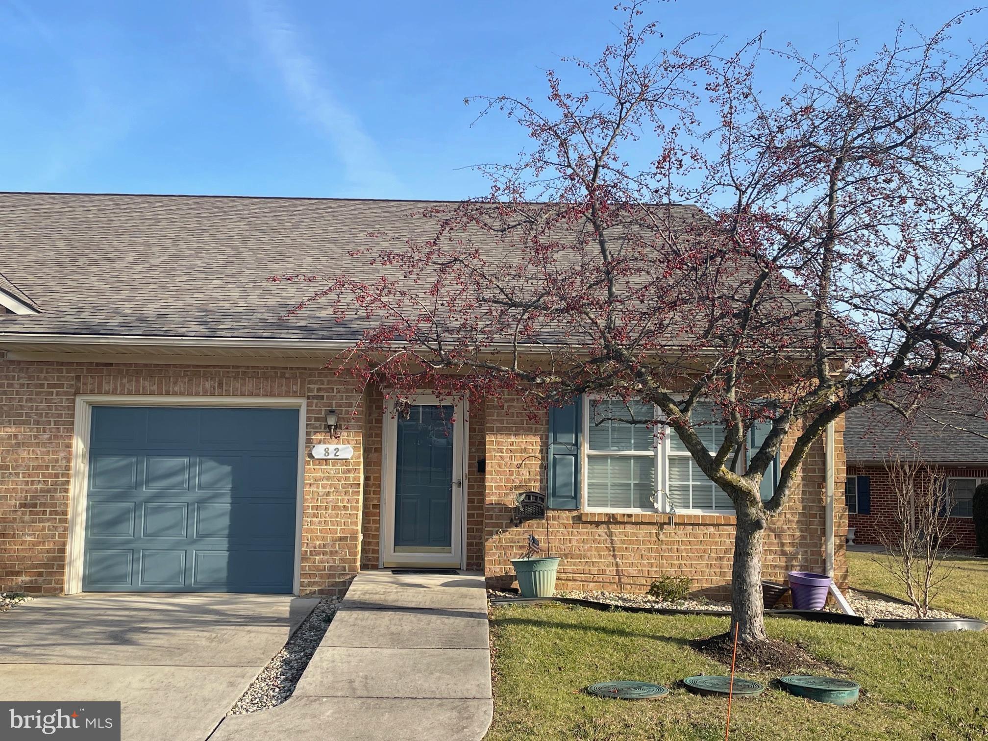 SUMMERLAND MANOR - Residential