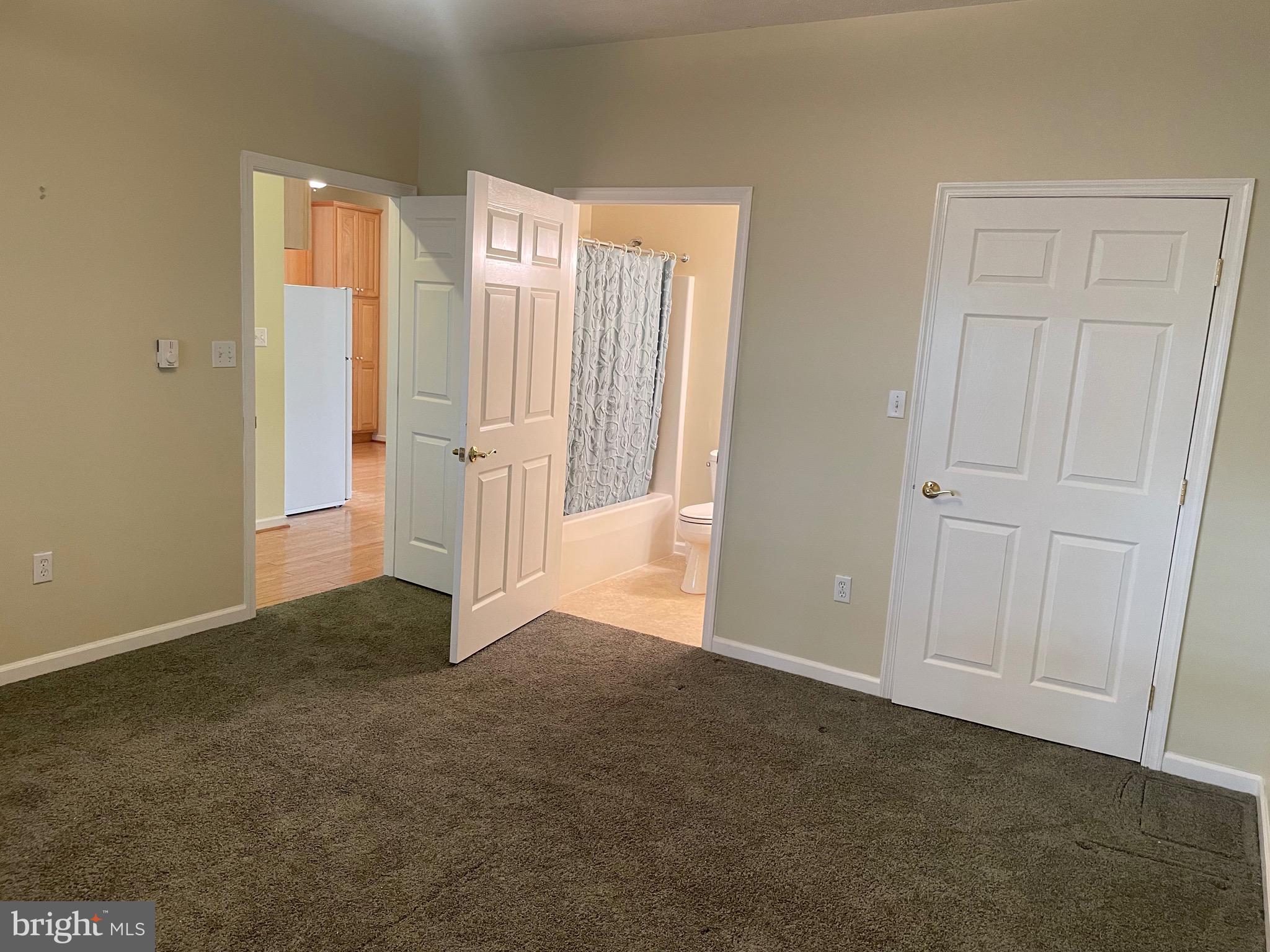 SUMMERLAND MANOR - Residential