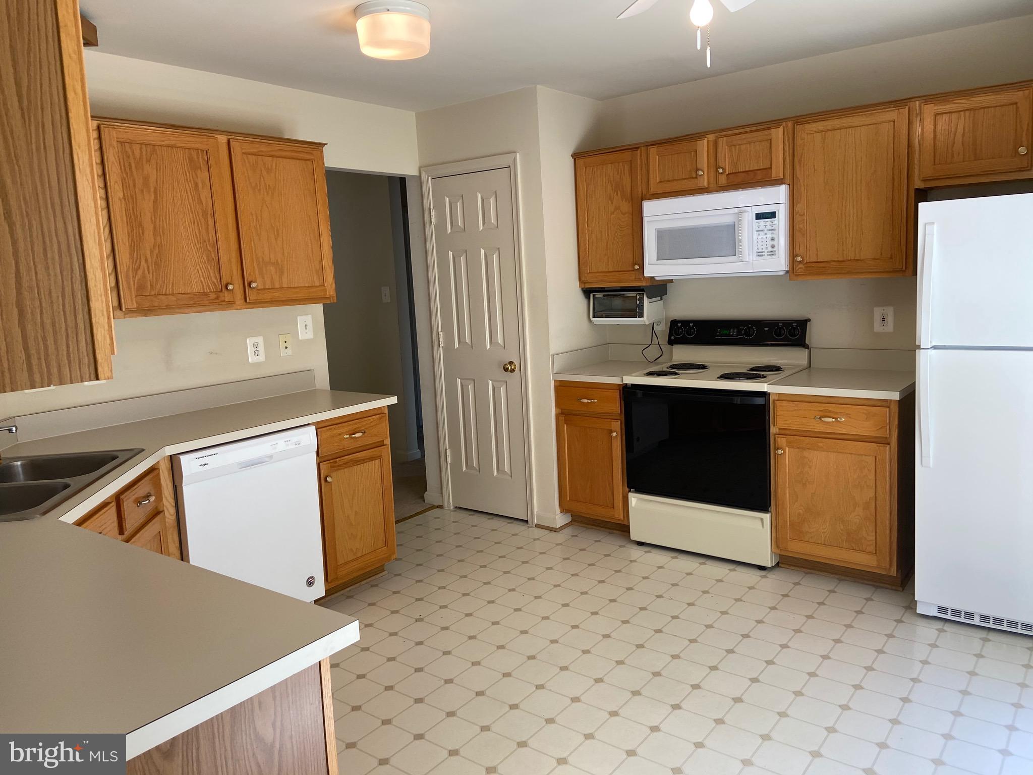 THE WOODS AT PARK RIDGE - Residential Lease