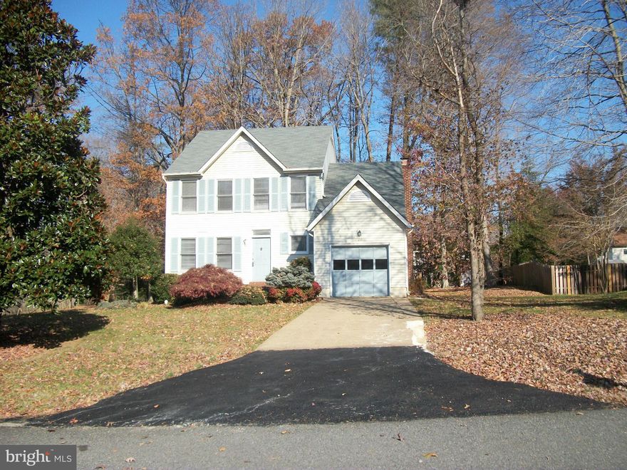 Great single family in Eastern View; 3 BRs, 2.5 BAs, garage,  wood floors on main level; den/bonus room overlooking family room; fireplace; large yard & deck for entertaining. New carpet upstairs, new heating & A/C systems, & dryer recently installed. Up to two pets allowed w/pet deposit.