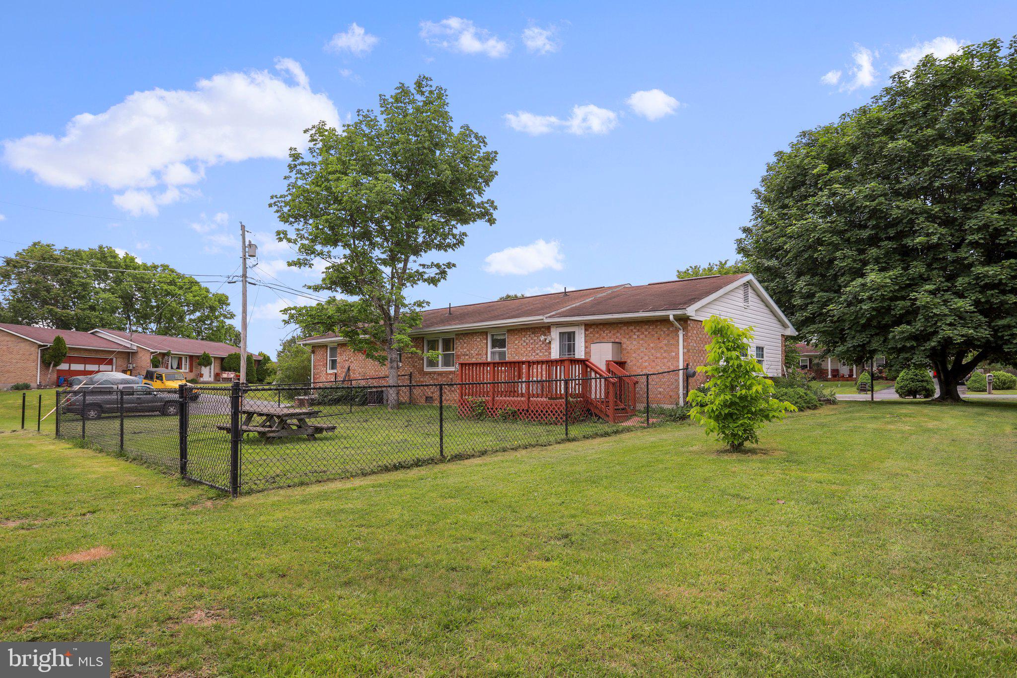 SKY-LIN PARK - Residential