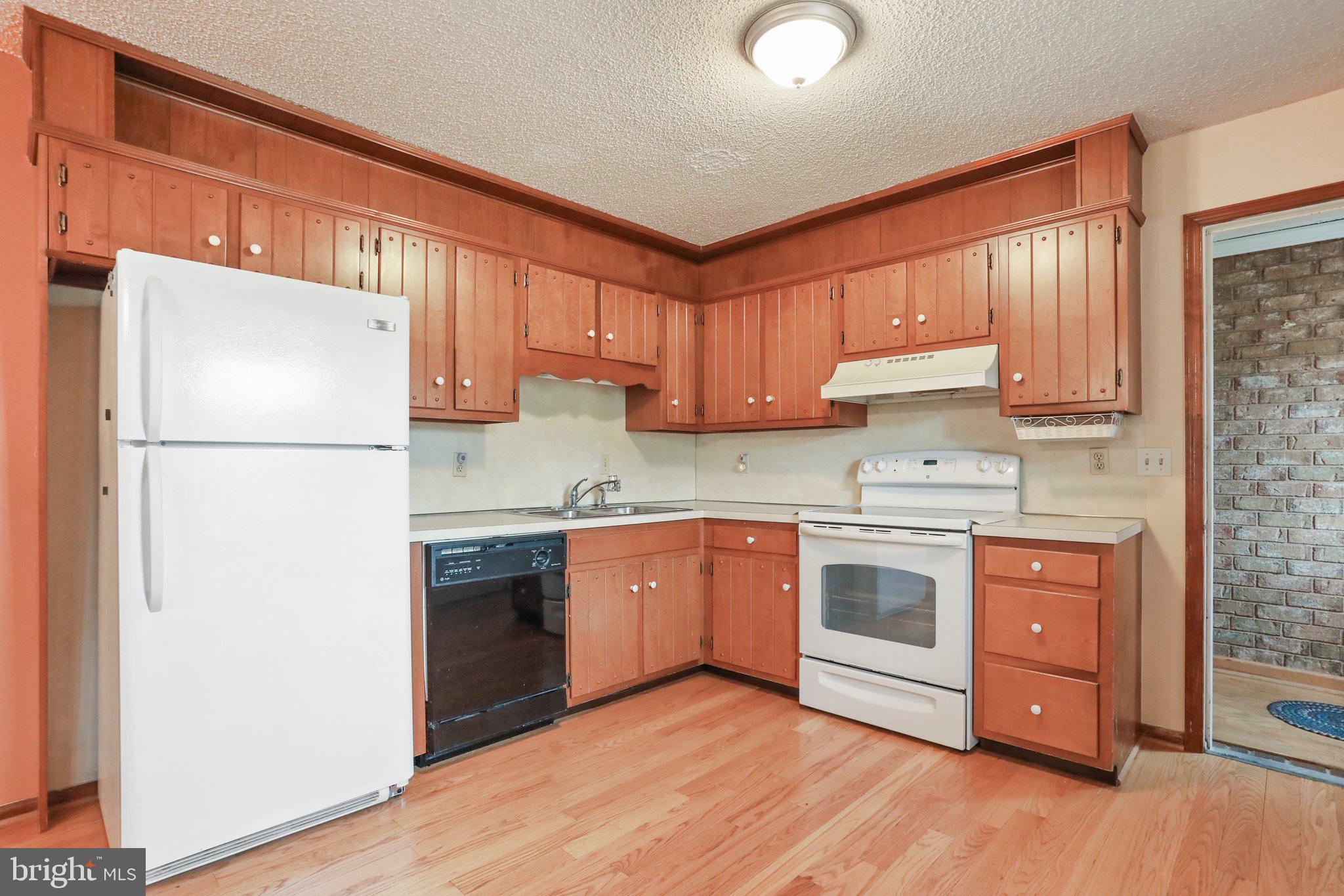 SKY-LIN PARK - Residential