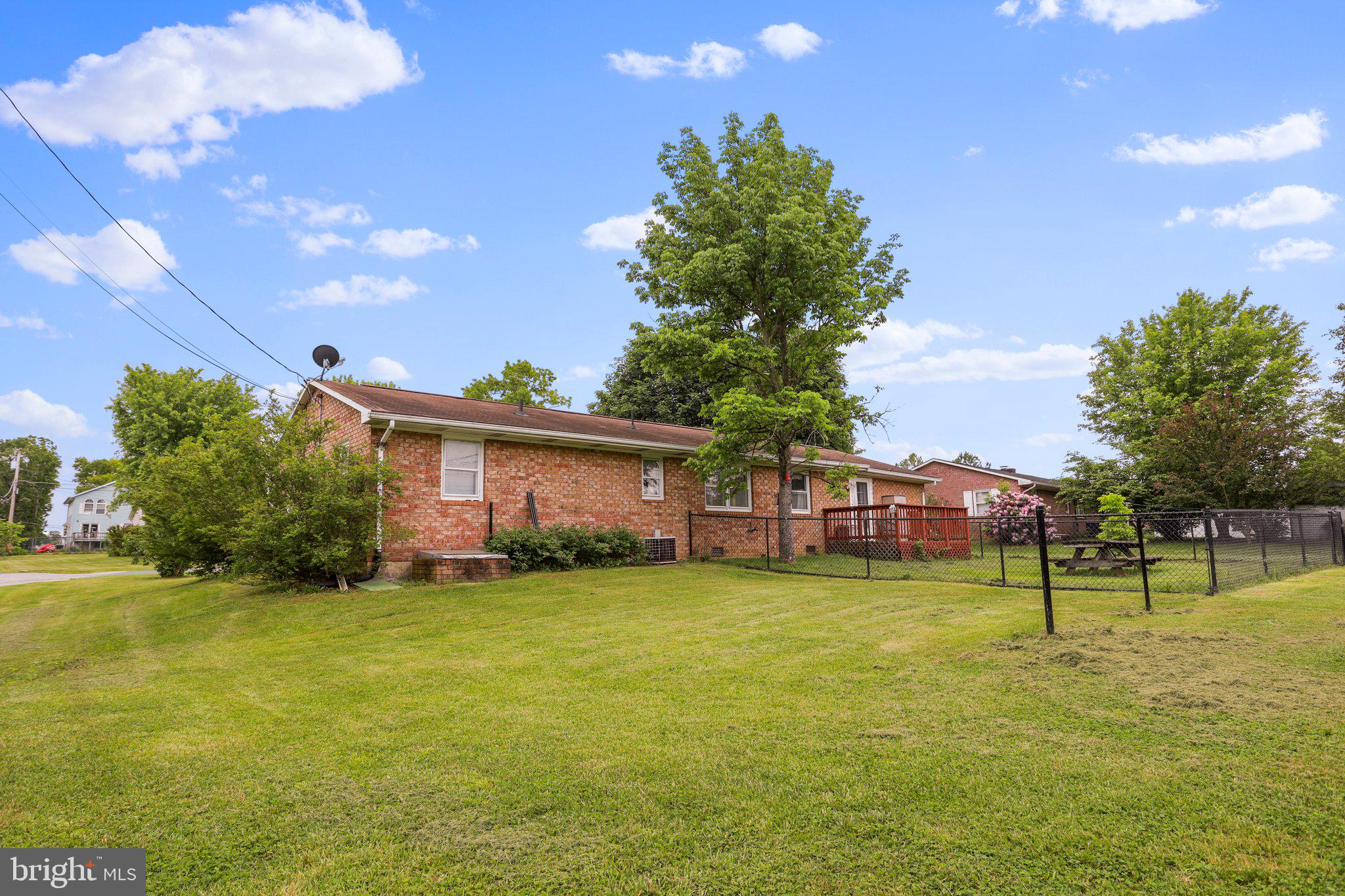 SKY-LIN PARK - Residential