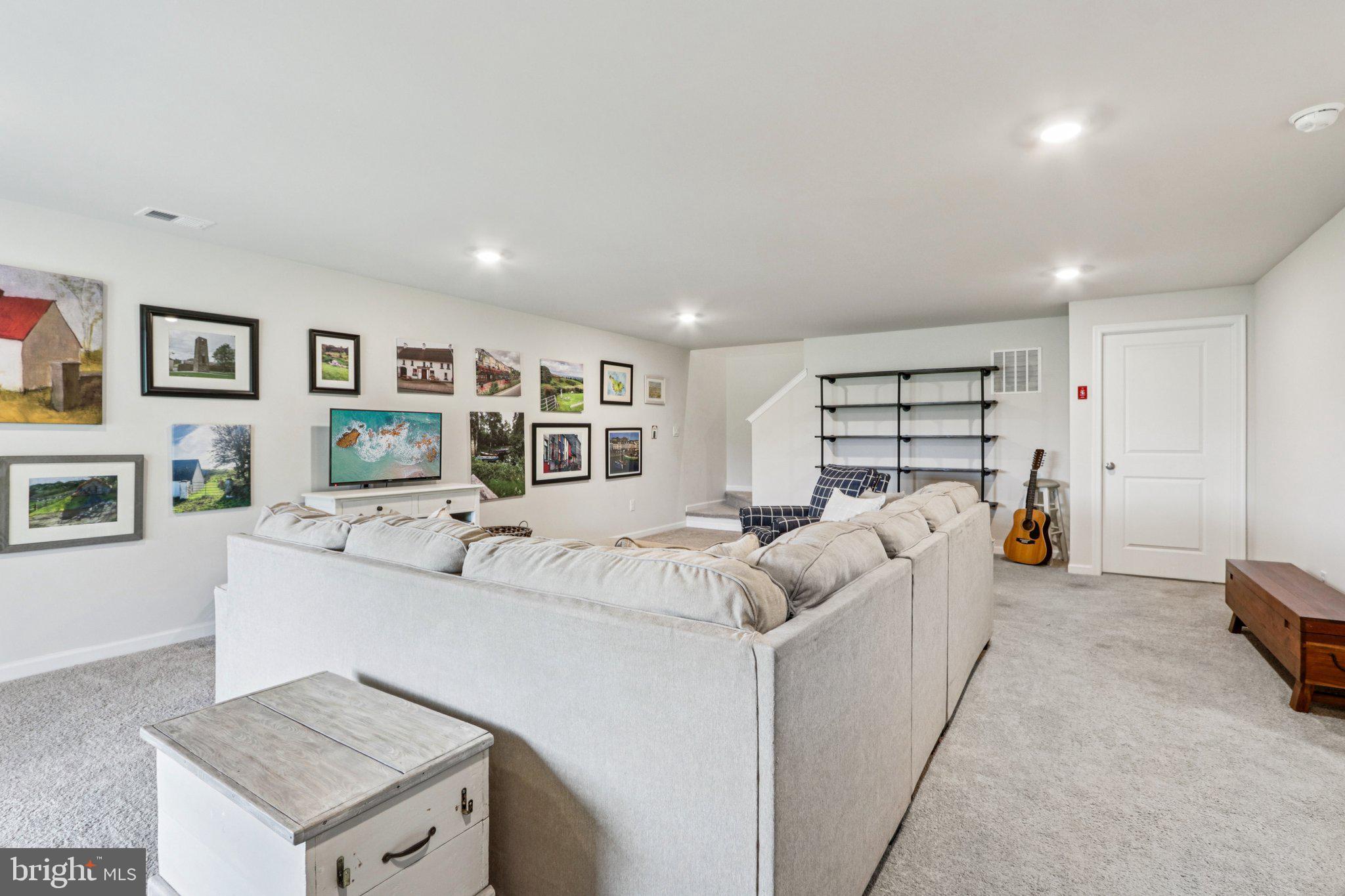 POTTSGROVE HUNT - Residential