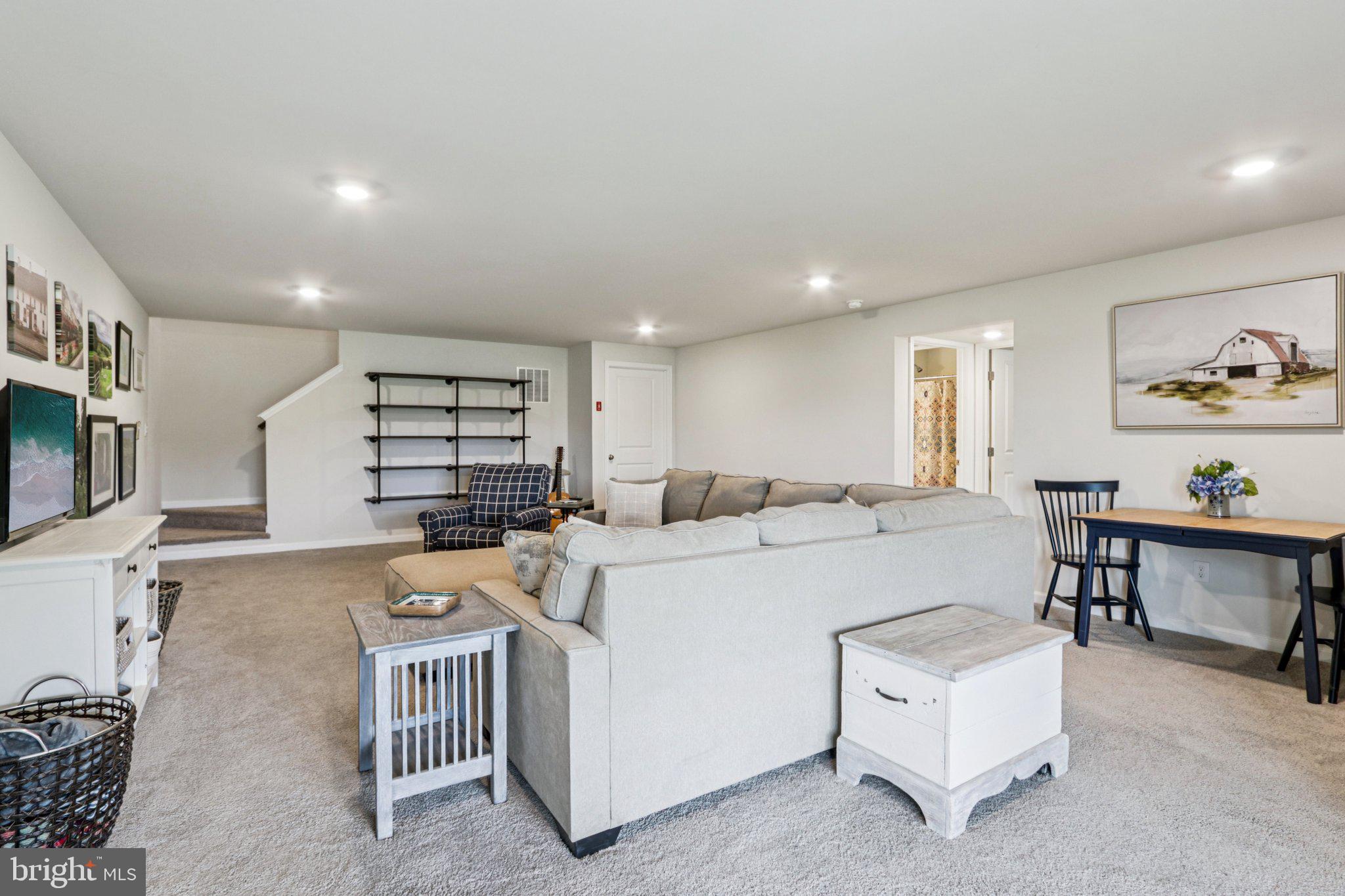 POTTSGROVE HUNT - Residential