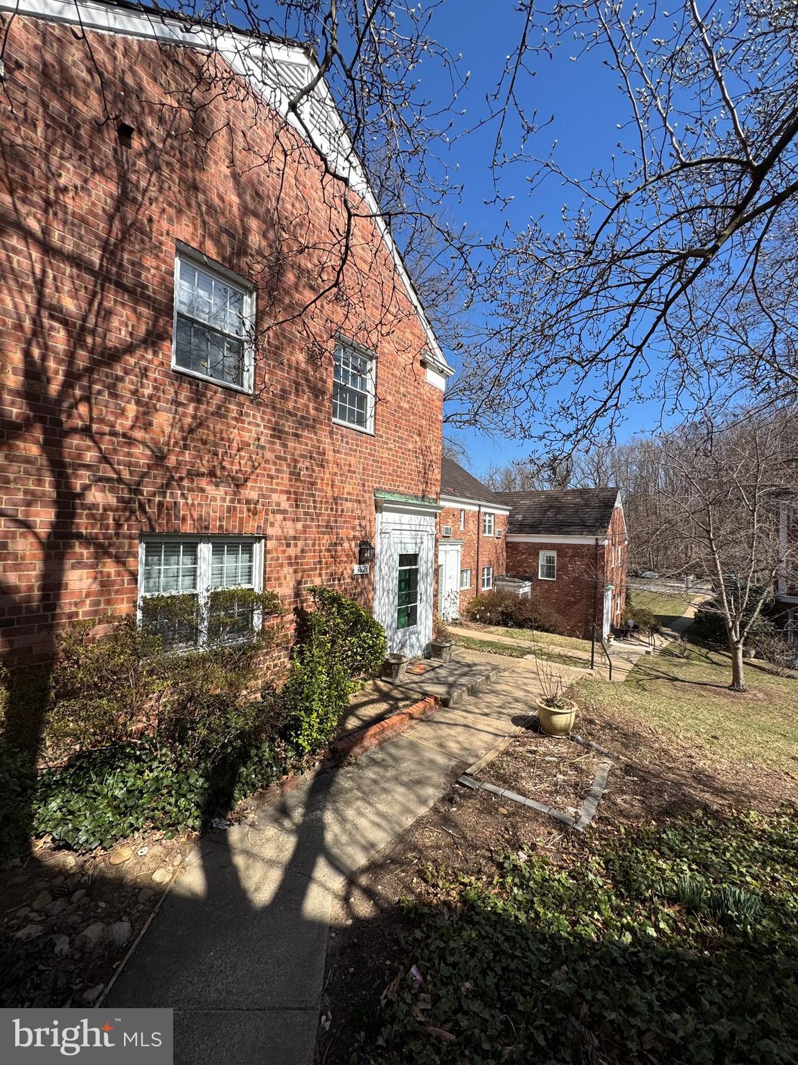 PARKFAIRFAX - Residential Lease