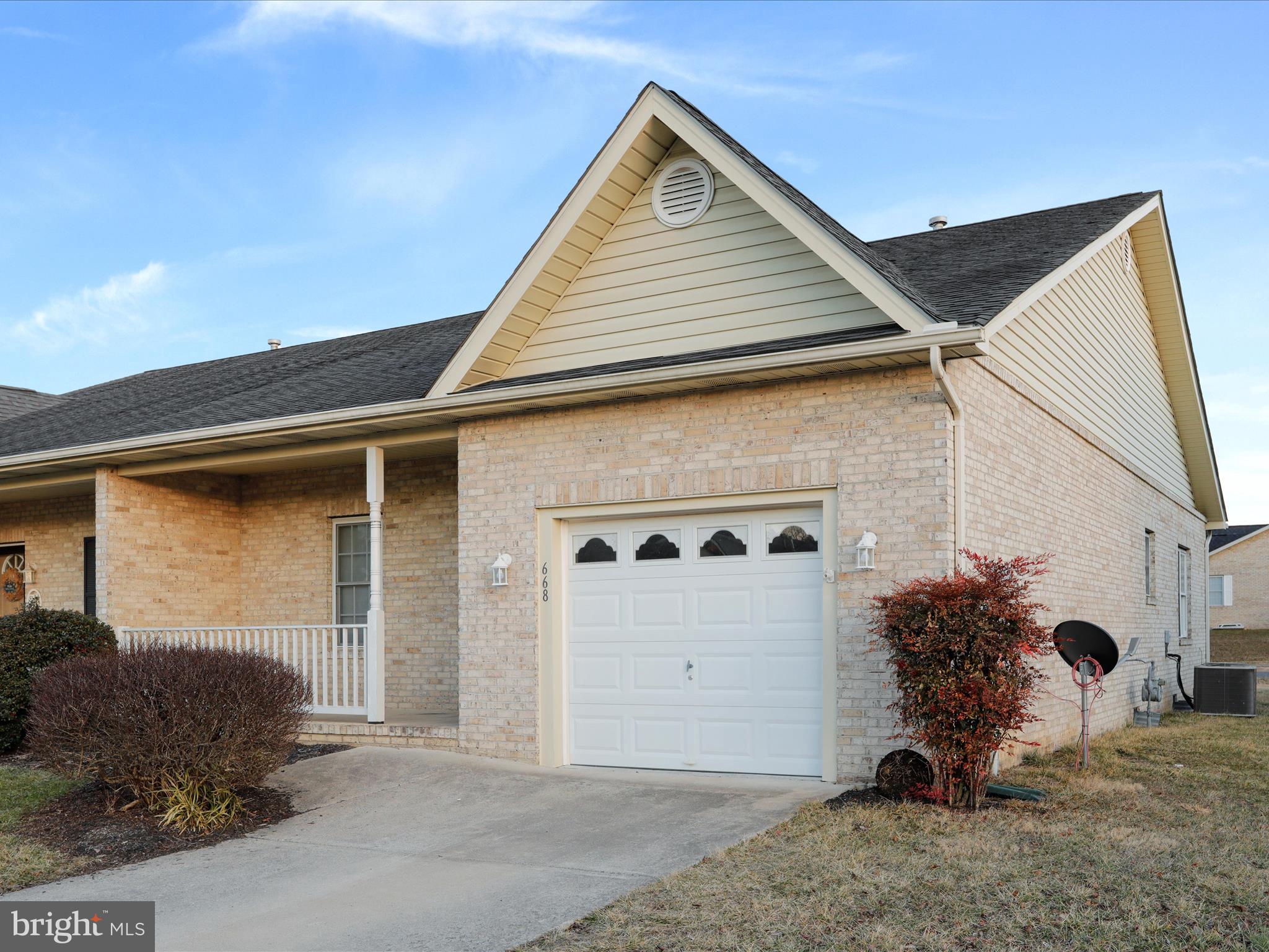 MOUNTAIN VIEW - Residential Lease