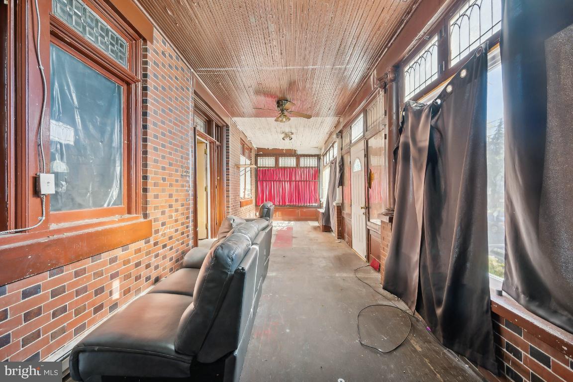 FERN ROCK - Residential