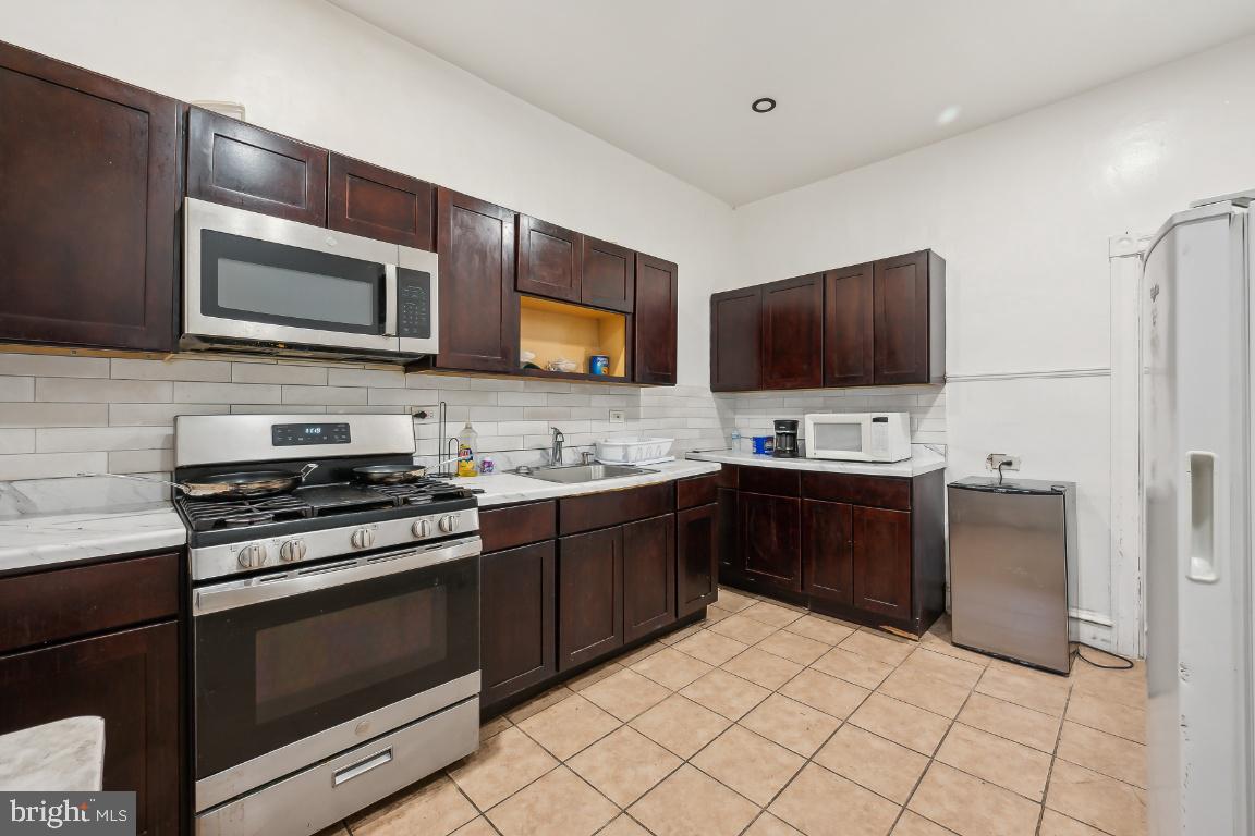 FERN ROCK - Residential